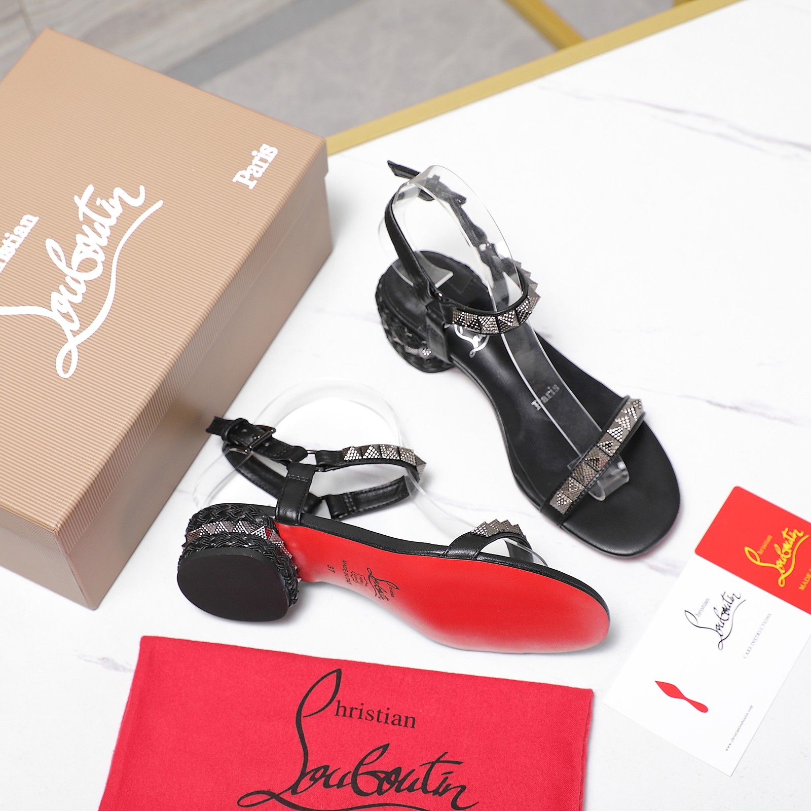 Christian Louboutin Road: CL Red Bottom Shoes, Las Vegas Neon-inspired Collection - 图片 7
