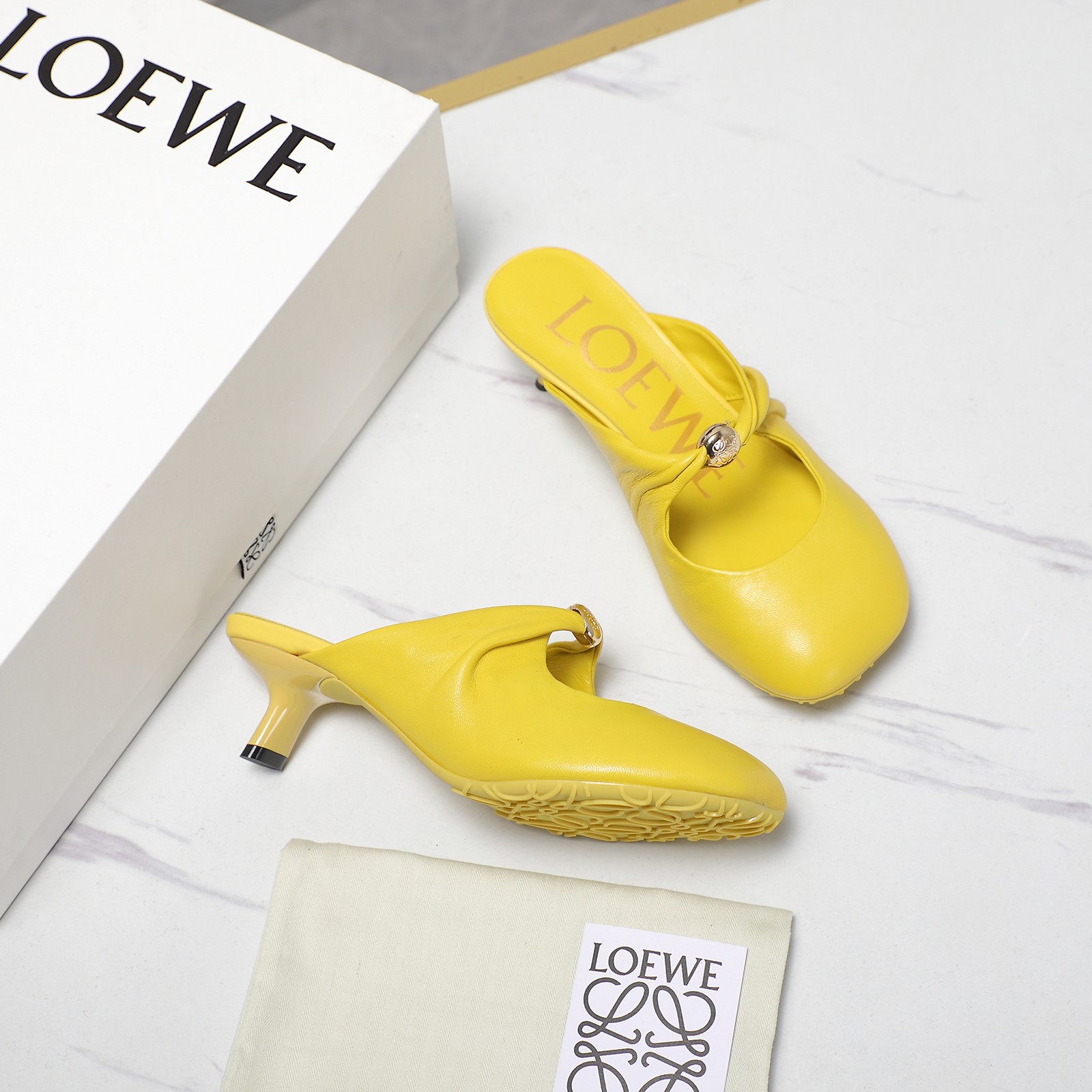 Loewe 25s Soft Sheepskin Ballerina Shoes: Comfortable, Elegant, and Stylish. - 图片 5