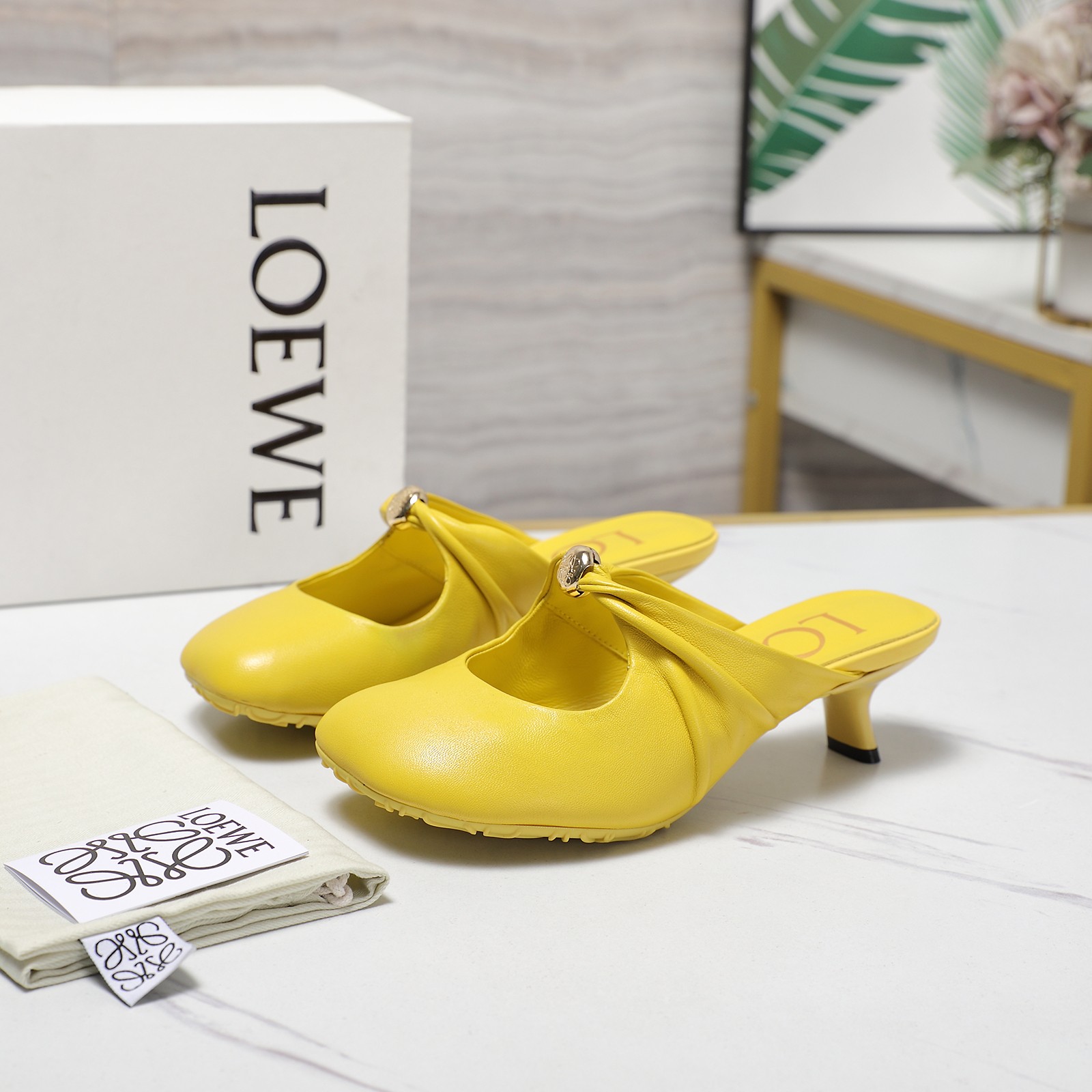 Loewe 25s Soft Sheepskin Ballerina Shoes: Comfortable, Elegant, and Stylish. - 图片 8
