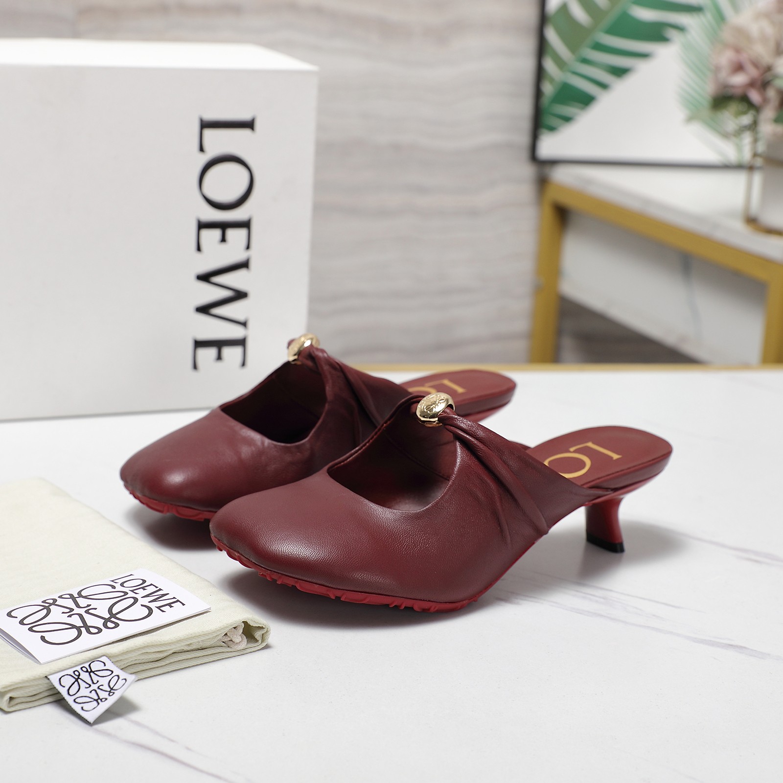 Loewe 25s Soft Sheepskin Ballerina Shoes for Easy and Comfortable Wear - 图片 9