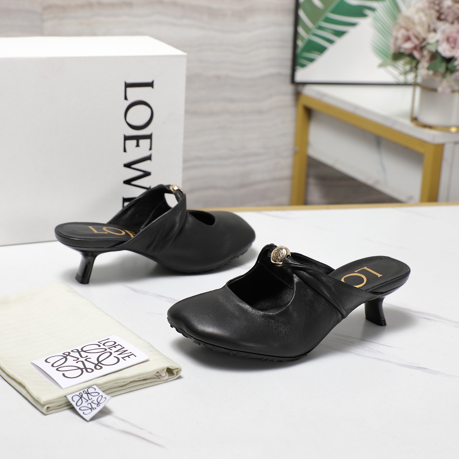 Loewe 25s Soft Sheepskin Ballerina Shoes for Comfortable All-Day Wear - 图片 9