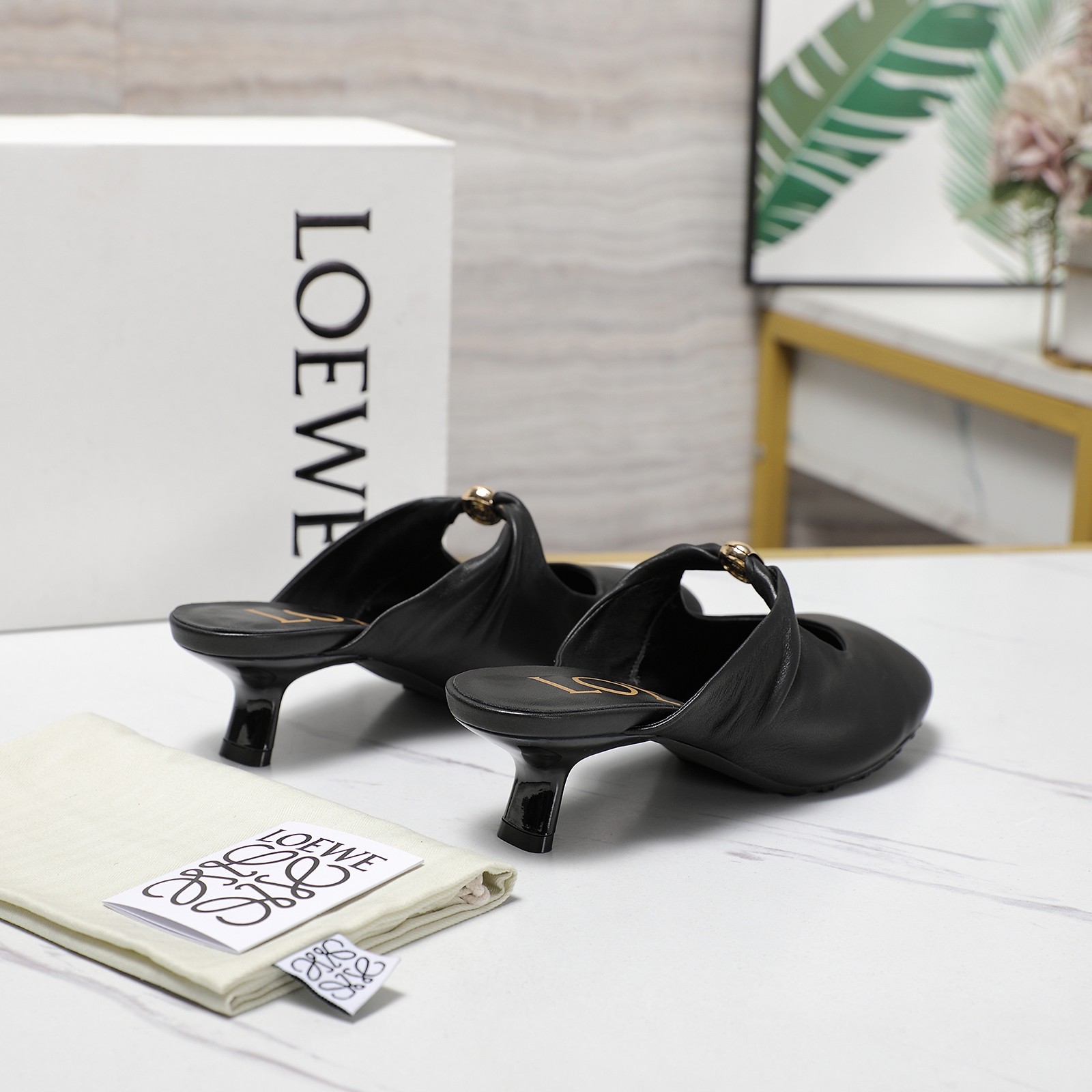 Loewe 25s Soft Sheepskin Ballerina Shoes for Comfortable All-Day Wear - 图片 6
