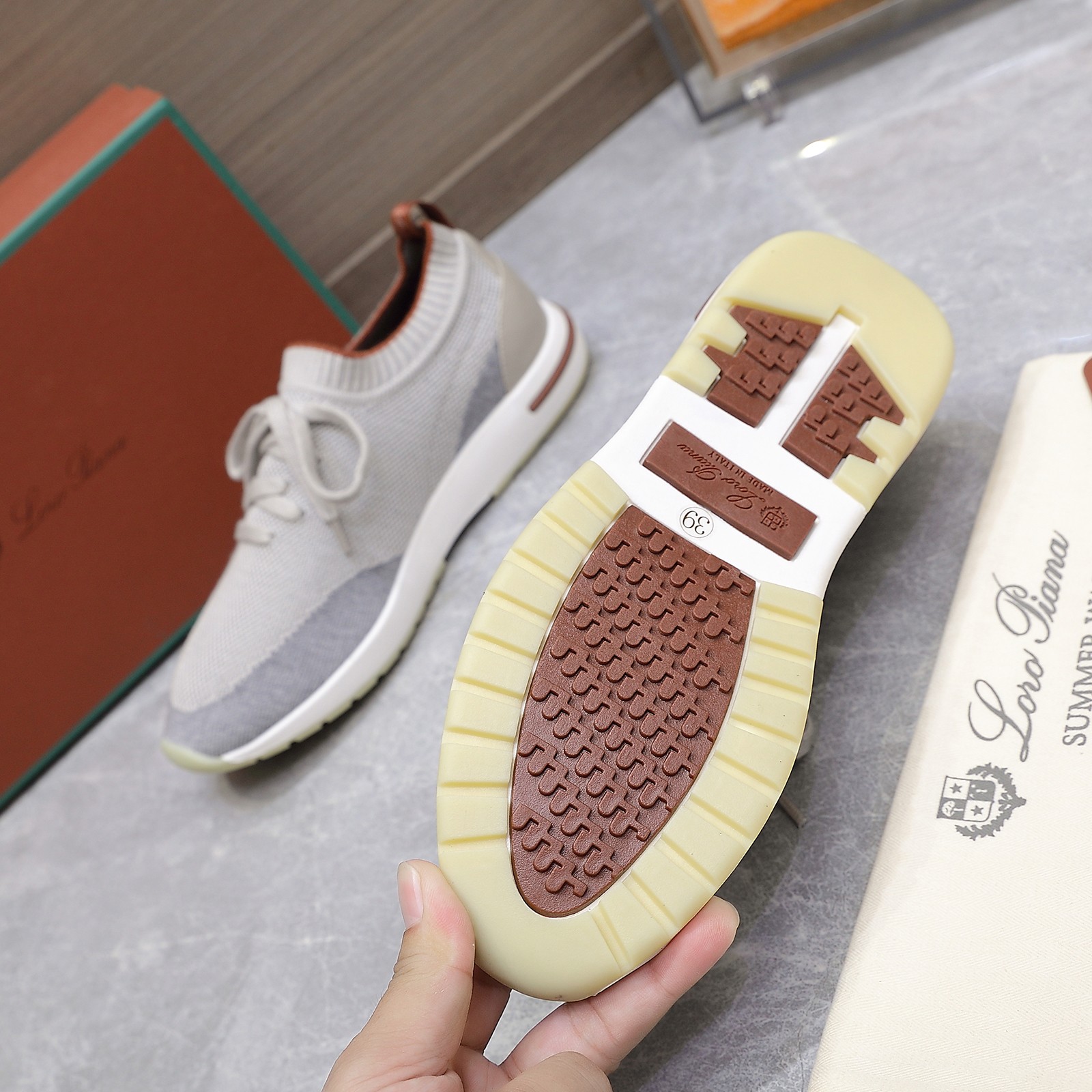 LP Lady Flexy Walker Wooly Sneakers: Stylish, Comfortable, and Unique Craftsmanship - 图片 5