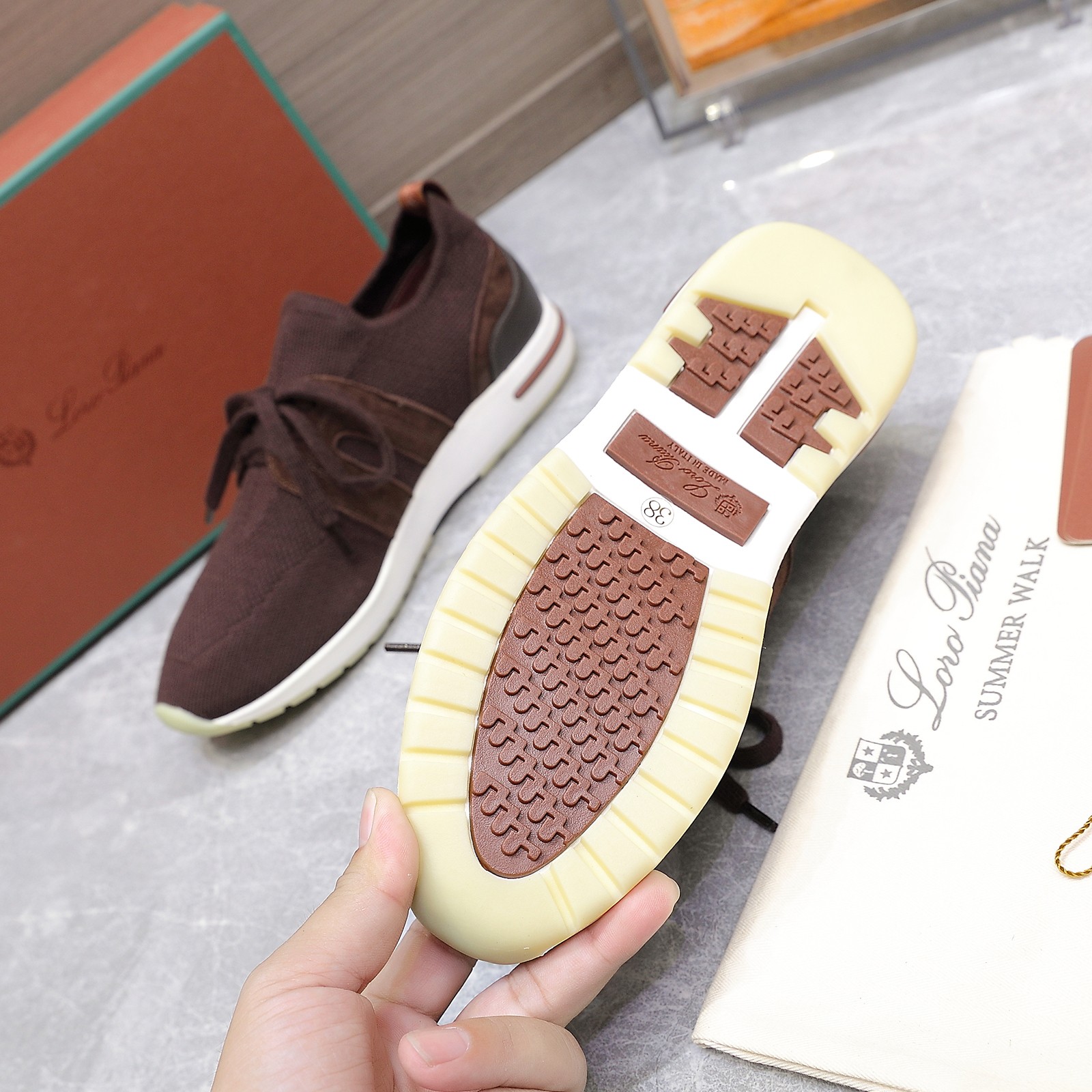 Woolen Leisure Sneakers by LP Lady Flexy Walker: Comfortable and Stylish Urban Footwear - 图片 2