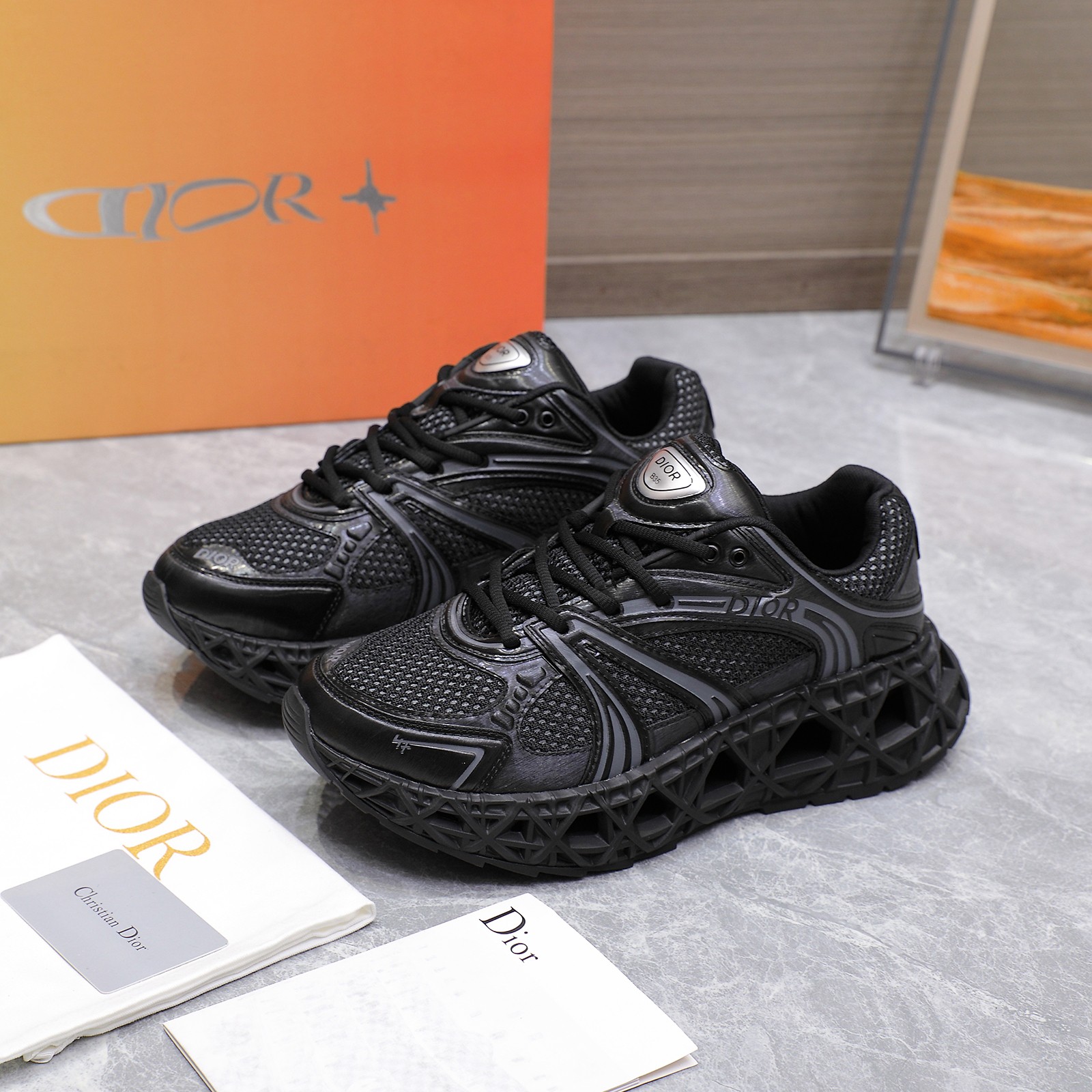 NO:678889,Top version Dior Dior 2025 spring and summer catwalk new style B35 NXXT iconic fashion modern sports dad shoes CD letter logo lace-up color-blocking thick-soled running shoes Star-same low-top jelly color casual men's shoes The top high-end version on the market Material: The upper is made of imported calf leather with special technology and mesh fabric + environmentally friendly breathable fabric lining + original open-molded cannage pattern Tpu combination outsole Bottom thickness: 4CM Size: Men's size 38-46  price,casual shoes/sneakers,dior,dior,sneakers,cowhide19860909顶级版本 Dior 迪奥2025春夏走秀新款 B35 NXXT 标志性时尚摩登运动老爹鞋 CD字母logo系带拼色厚底跑鞋 明星同款低帮果冻色休闲男鞋 市面顶级高端版本 材质:鞋面采用进口小牛皮特殊工艺搭配网眼织物+环保透气织物内里+原版开模镂空藤格纹Tpu组合大底 底厚:4CM Size:男码38-46 价格,休闲鞋/运动鞋,dior,dior,sneakers,cowhide,Women's Shoes