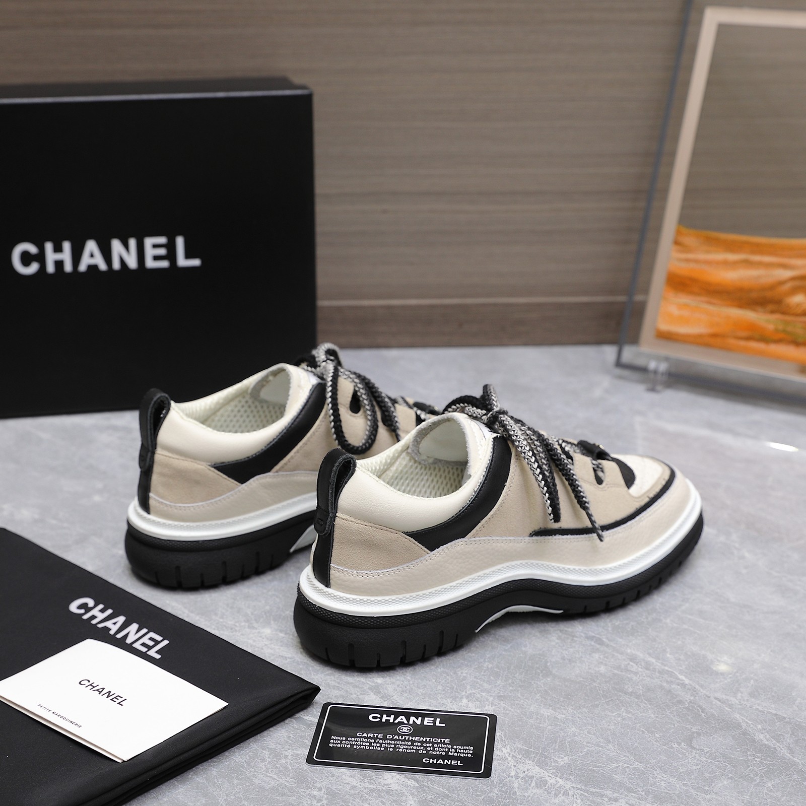 “Chanel 2025 Milan Show: Hottest Sandal Trends for Summer Season” - 图片 4
