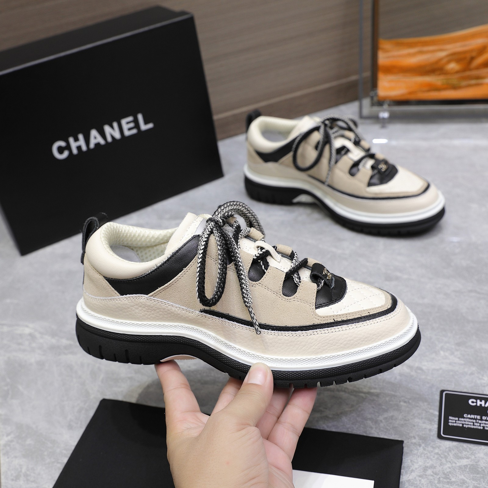 “Chanel 2025 Milan Show: Hottest Sandal Trends for Summer Season” - 图片 8