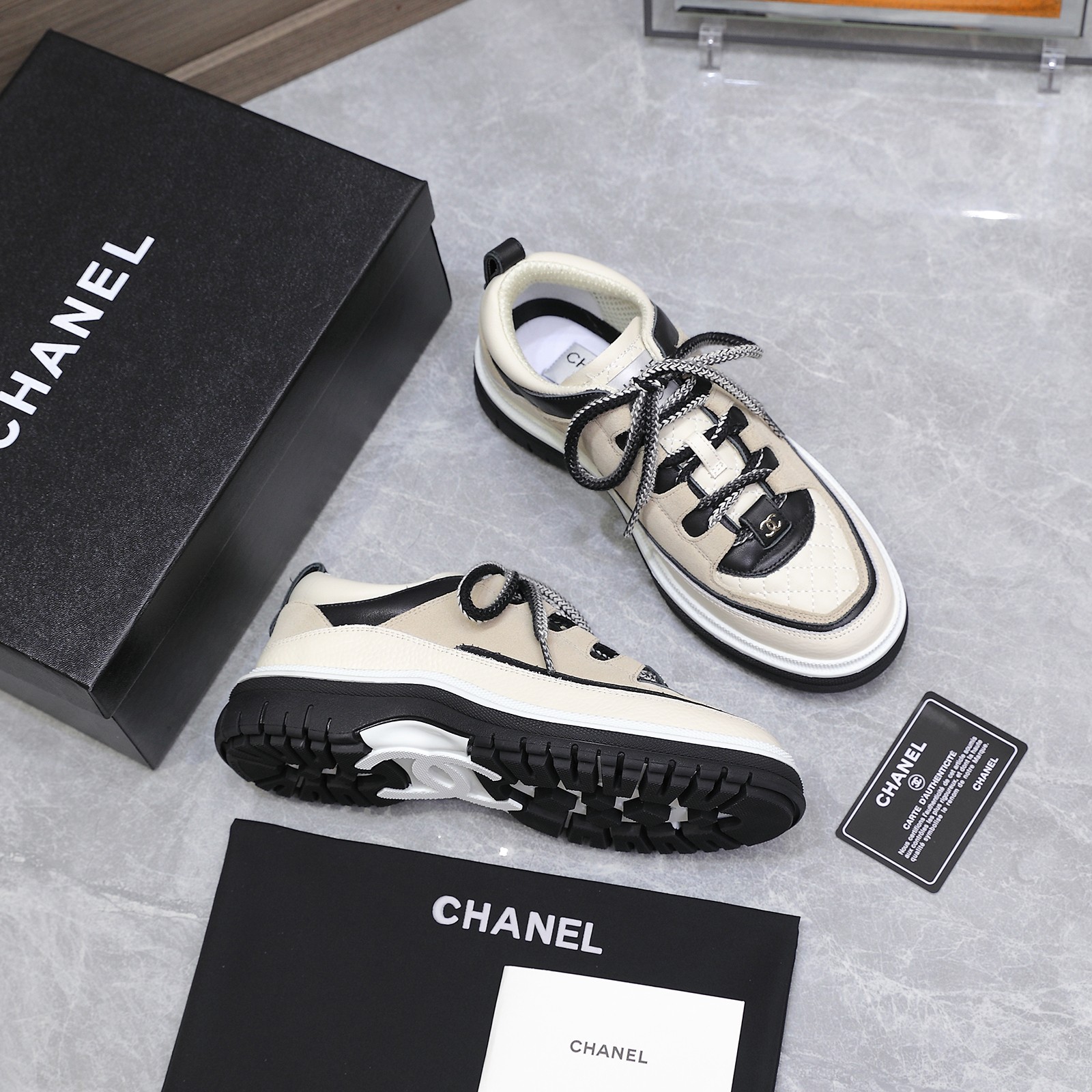 “Chanel 2025 Milan Show: Hottest Sandal Trends for Summer Season” - 图片 6