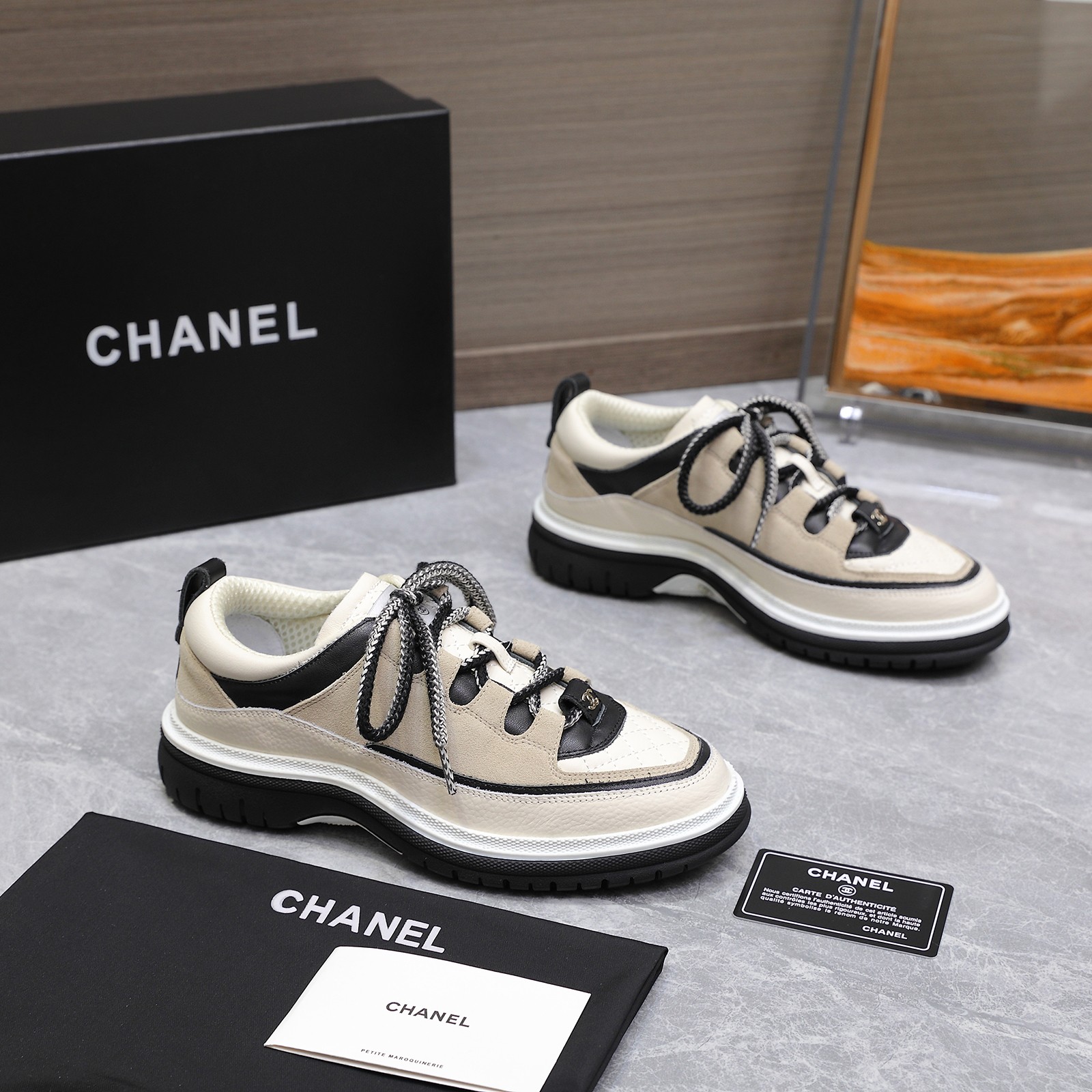 “Chanel 2025 Milan Show: Hottest Sandal Trends for Summer Season” - 图片 5