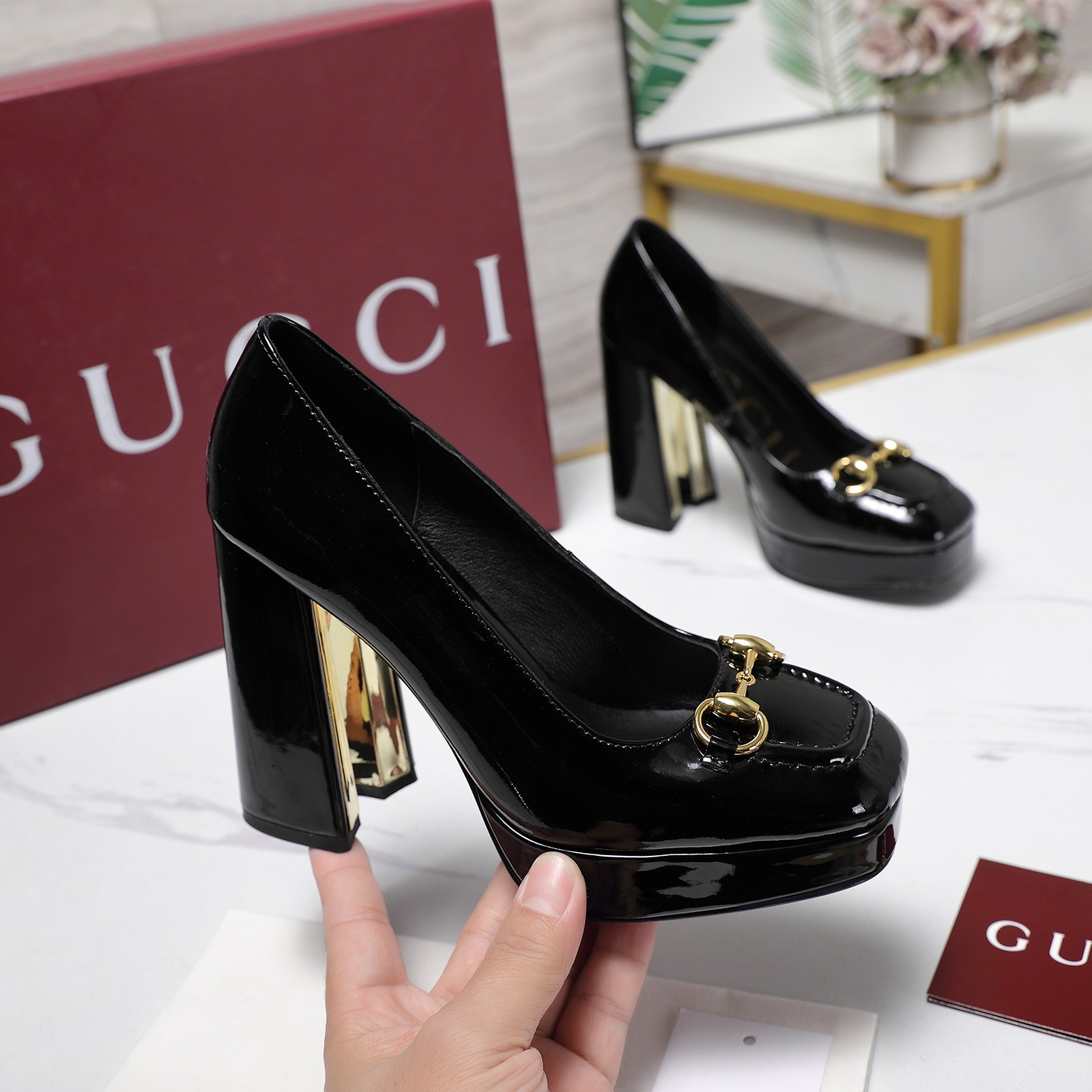 NO:629968,The highest version of GUCCI 2025 spring new platform high-heeled Roman sandals. Walking shoe show. Gucci Hentiangao single shoes. The fashionable brand LOGO is always attached, which is highly recognizable. Different brands are competing for brands and are launching super series heels. GUCCI is not behind. Guccl Paris fashion show model launches [seduce][seduce][seduce] the latest Gucci Hentiangao waterproof platform high heels. This series demonstrates new fashion charm.  Continuing the ultra-high-heeled design, it has won the favor of well-known overseas bloggers. It has been interpreted by tens of millions of fan bloggers and is sold well at home and abroad. It is out of stock in China. The top version comes in candy color, and every color is beautiful. The top shoe is imported first-layer cowhide and the lining is imported sheep leather. The bottom shoe is original leather outsole + electroplated heel. The high heel is 11cm. The waterproof platform is 2cm. The size is 35-42 (order 41 42). Packaging GUCCI complete set of original package.  price,high heels sandals,gucci,gucci,sandals,high heels,cowhide,Leather soles19860909最高版本 GUCCI 2025春季款新防水台高跟罗马凉鞋 走鞋款秀 古驰 恨天高 单鞋 时尚的品牌LOGO持加,具有超辨高识度 各品大争牌恐先推后出超系跟高列 GUCCI不也落伍 Guccl巴黎时装秀场款 推出[勾引][勾引][勾引]最新款Guccl恨天高防水台高跟鞋 此系列演绎全新时尚魅力 延续超高跟设计,深得海外知名博主青睐 千万粉丝博主倾情演绎,畅销海内外 国内已经断货,顶级版本 糖果色配色,每个颜色都是绝美 , 面鞋进口头层牛皮 里内进口皮羊 底鞋原版真皮大底+电镀跟 高跟11cm 水防台2cm 码数 35-42（41 42订） 包装GUCCI全套原包版装 价格,高跟鞋凉鞋,gucci,gucci,sandals,high heels,cowhide,Leather soles,Women's Shoes