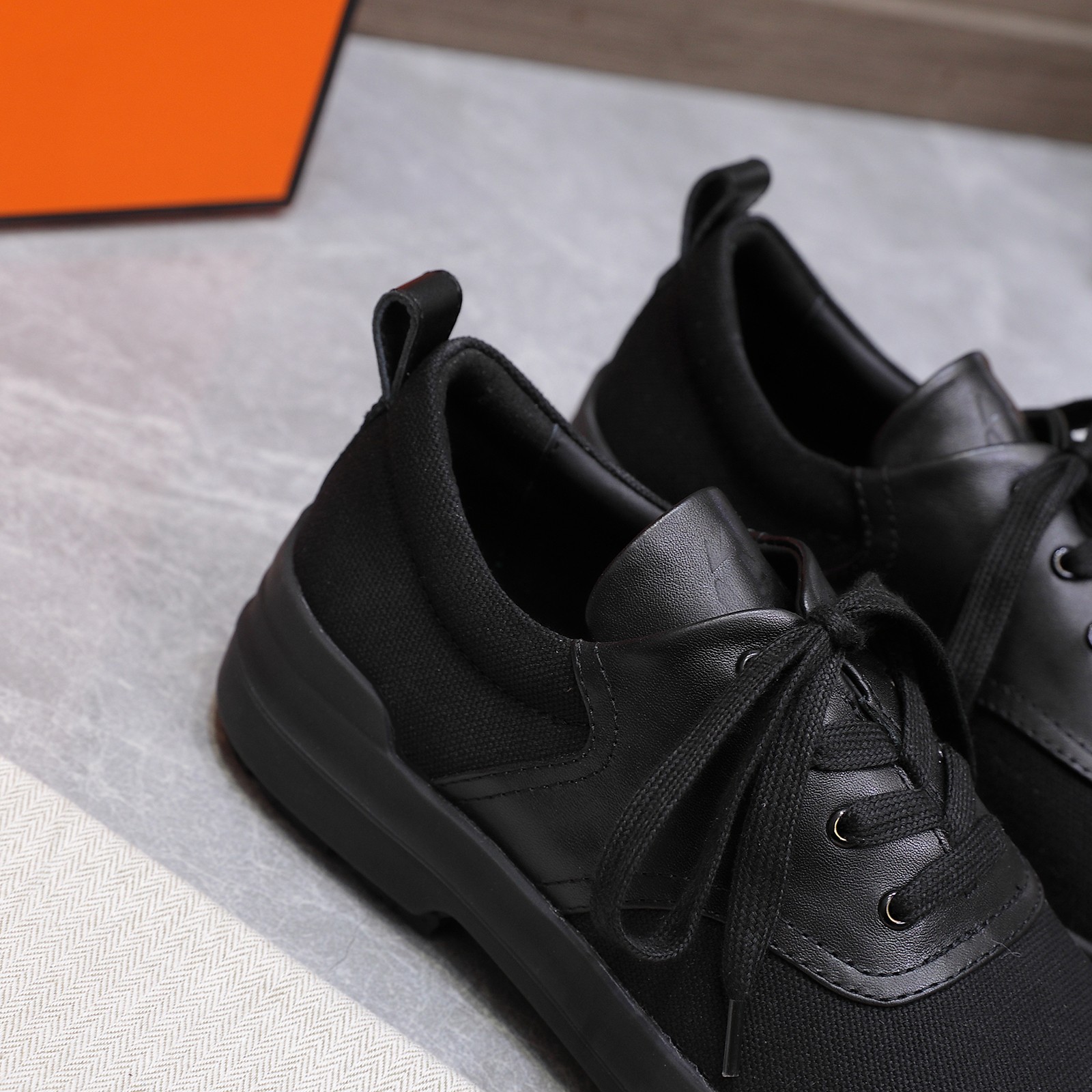 NO:629976,HERMES | [Celebrate][Celebrate] Casual Shoes * The latest versatile series at the counter!  Advanced purchasing agent level!  A popular one among bloggers at home and abroad, the material is original custom-made cowhide sheep noodle for the upper, original cowhide lining and one-to-one rubber outsole Size 35-41 (40 and 41 are custom-made and cannot be returned or exchanged):, casual shoes/sports shoes, hermes, hermes, sneakers, cowhide, sheep19860909HERMES 爱马仕 | [庆祝][庆祝] 休闲鞋 * 专柜最新百搭系列！高级上新代购级别！ 国内外博主刷爆的一款, 材质鞋面原版定制牛皮羊京面,内里牛皮原版一比一橡胶大底 Size35-41（40 41订做不退换） :,休闲鞋/运动鞋,hermes,hermes,sneakers,cowhide,sheep,Women's Shoes