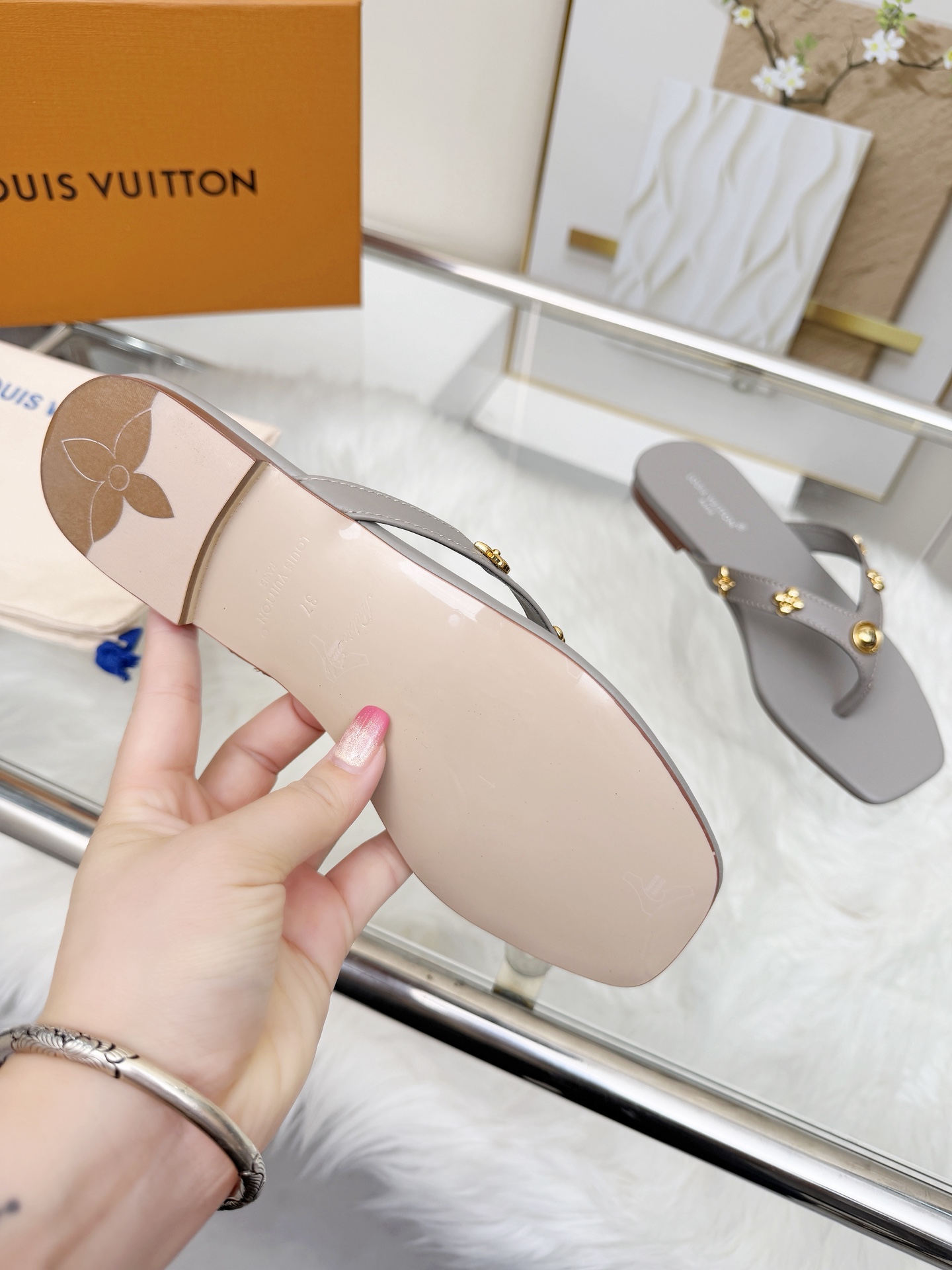Louis Vuitton Women Shoes