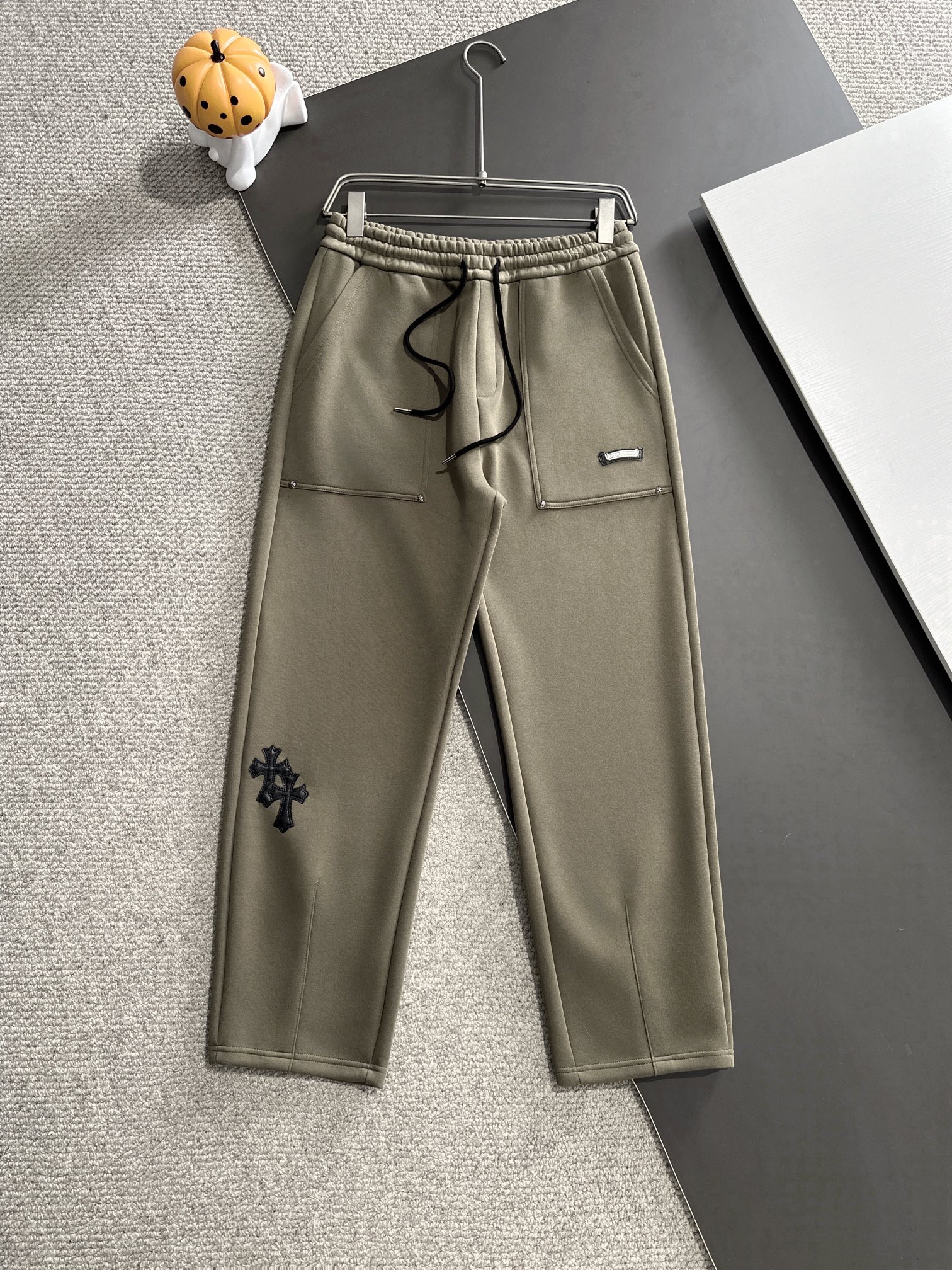 Chrome Hearts Ropa Pantalones Verde Gris Peinado Algodón Colección de otoño Piernas anchas