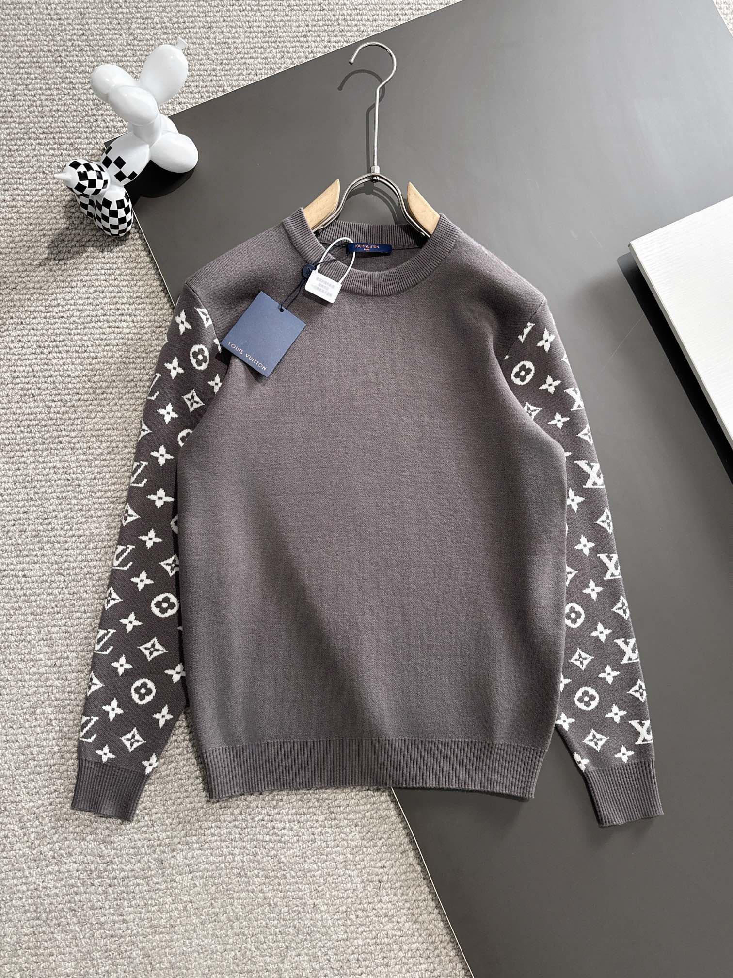 Louis Vuitton Ropa Jersey de punto Sudaderas Gris Universal para hombres y mujeres Tejido Colección de otoño