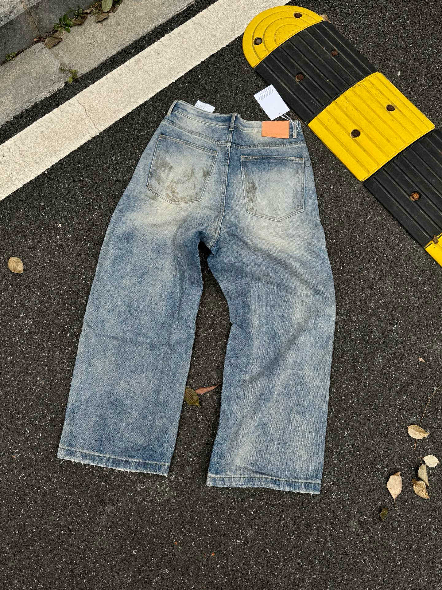 Acne Studios Vaqueros Anchos Teñidos Desgastados Unisex - Estilo Clásico 3 i1743238165561 4446 0 2