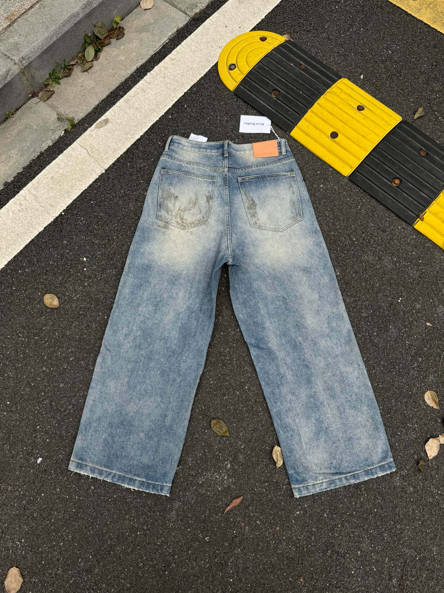 Acne Studios Vaqueros Anchos Teñidos Desgastados Unisex - Estilo Clásico 6 i1743238168235 7788 0 4