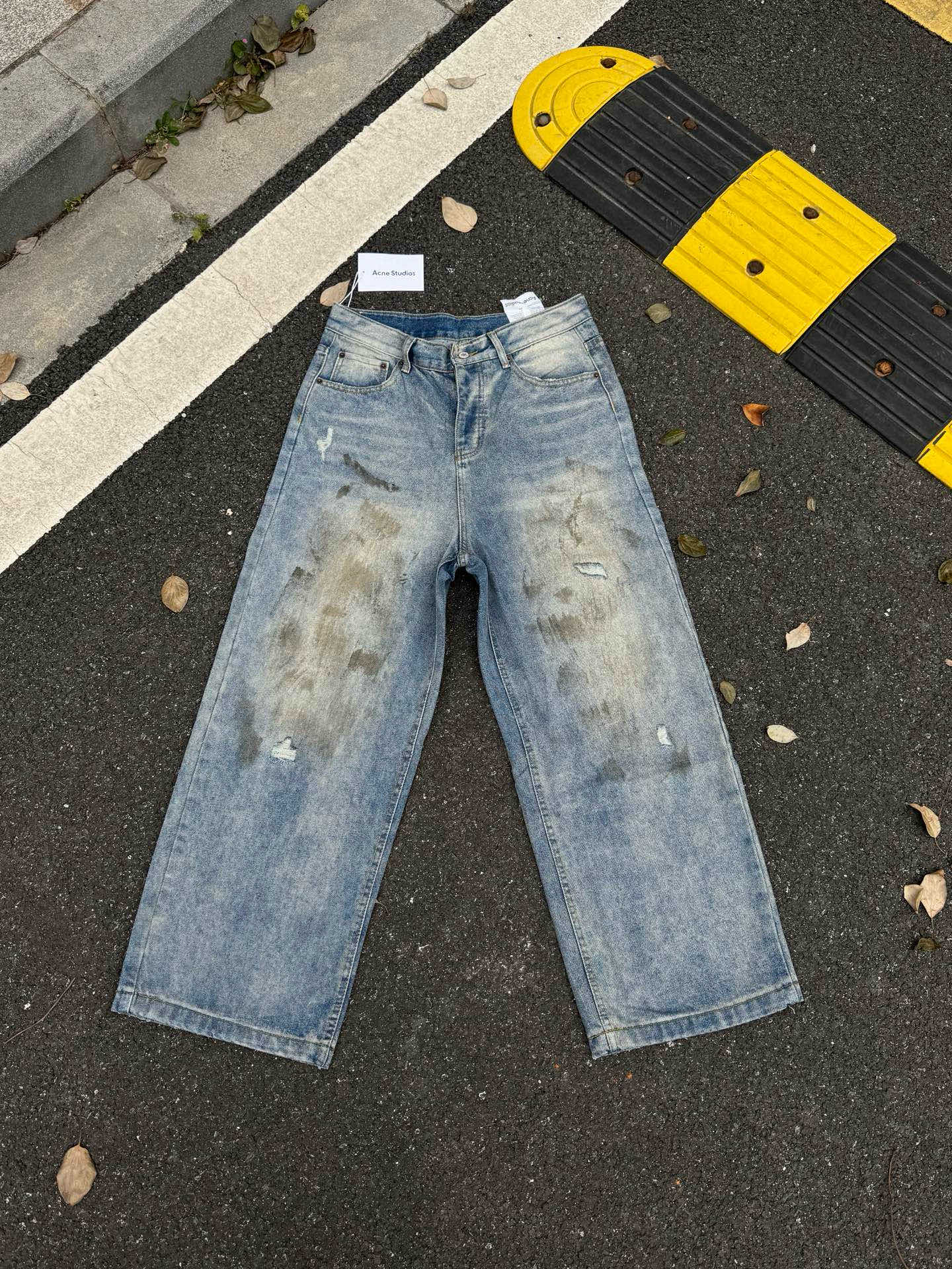 Acne Studios Vaqueros Anchos Teñidos Desgastados Unisex - Estilo Clásico 7 i1743238168266 6731 0 5