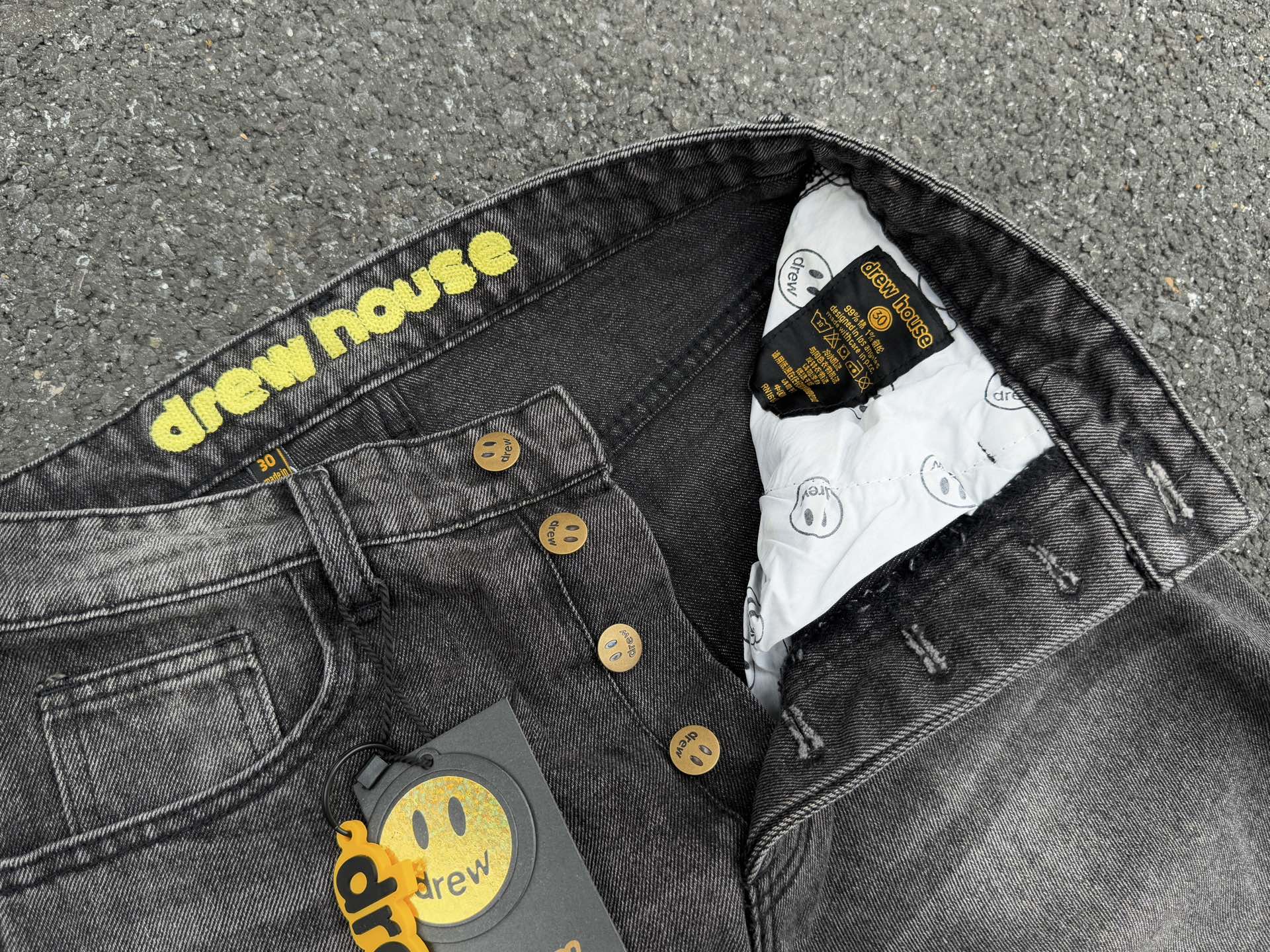 DREW HOUSE Jeans Rectos Anchos Destruidos con Smiley Face para Hombre y Mujer 11 i1743994512546 3056 0 9