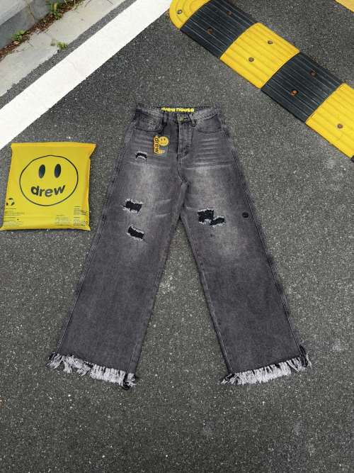 DREW HOUSE Jeans Rectos Anchos Destruidos con Smiley Face para Hombre y Mujer 19 DREW HOUSE Jeans Rectos Anchos Destruidos con Smiley Face para Hombre y Mujer