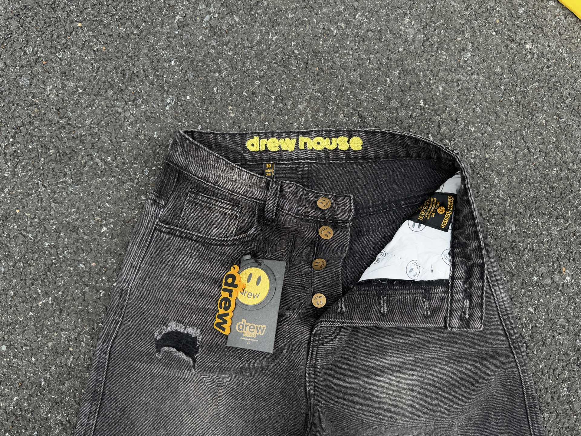 DREW HOUSE Jeans Rectos Anchos Destruidos con Smiley Face para Hombre y Mujer 10 i1743994513894 6145 0 8