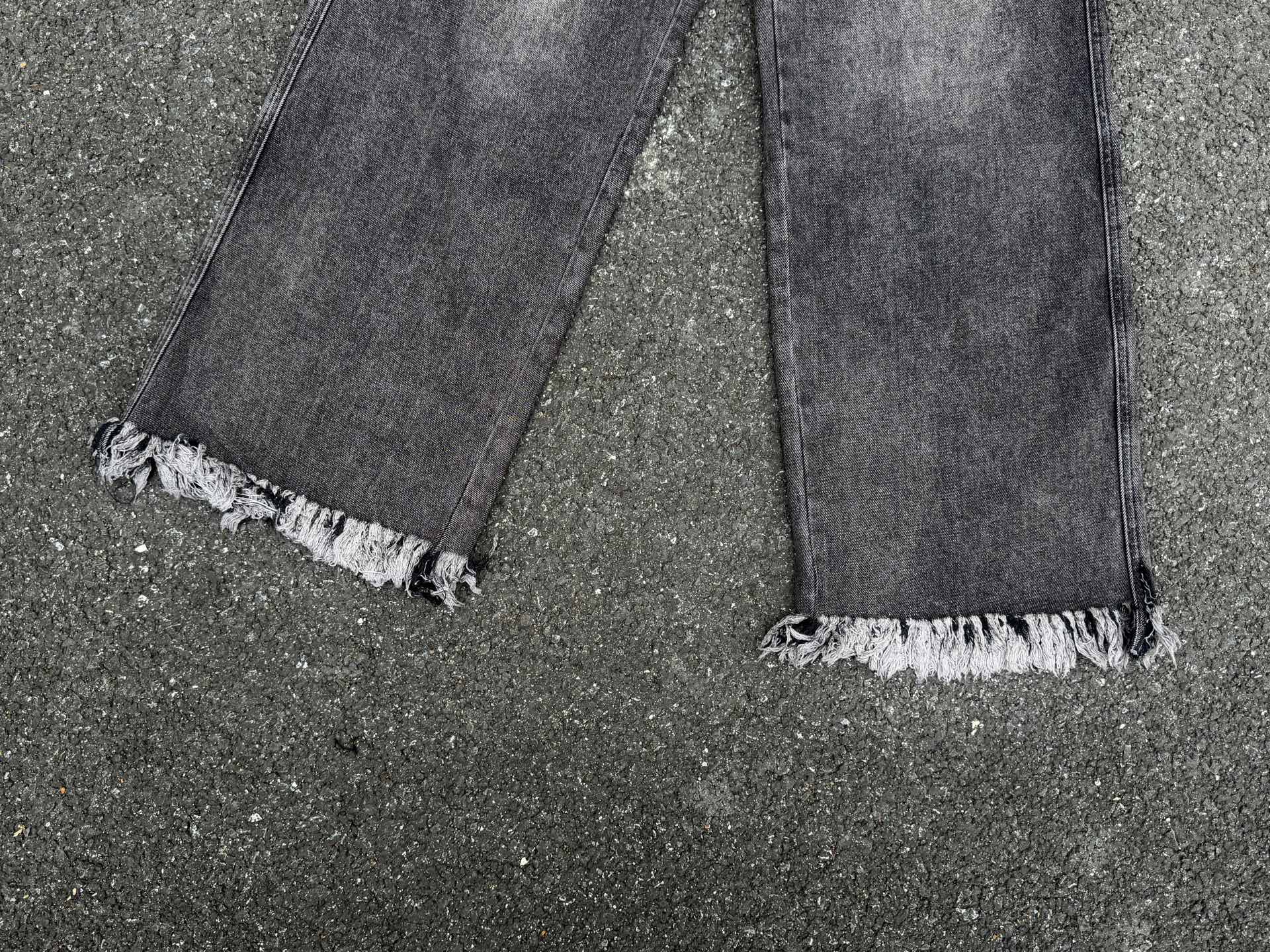 DREW HOUSE Jeans Rectos Anchos Destruidos con Smiley Face para Hombre y Mujer 13 i1743994515009 9230 0 11