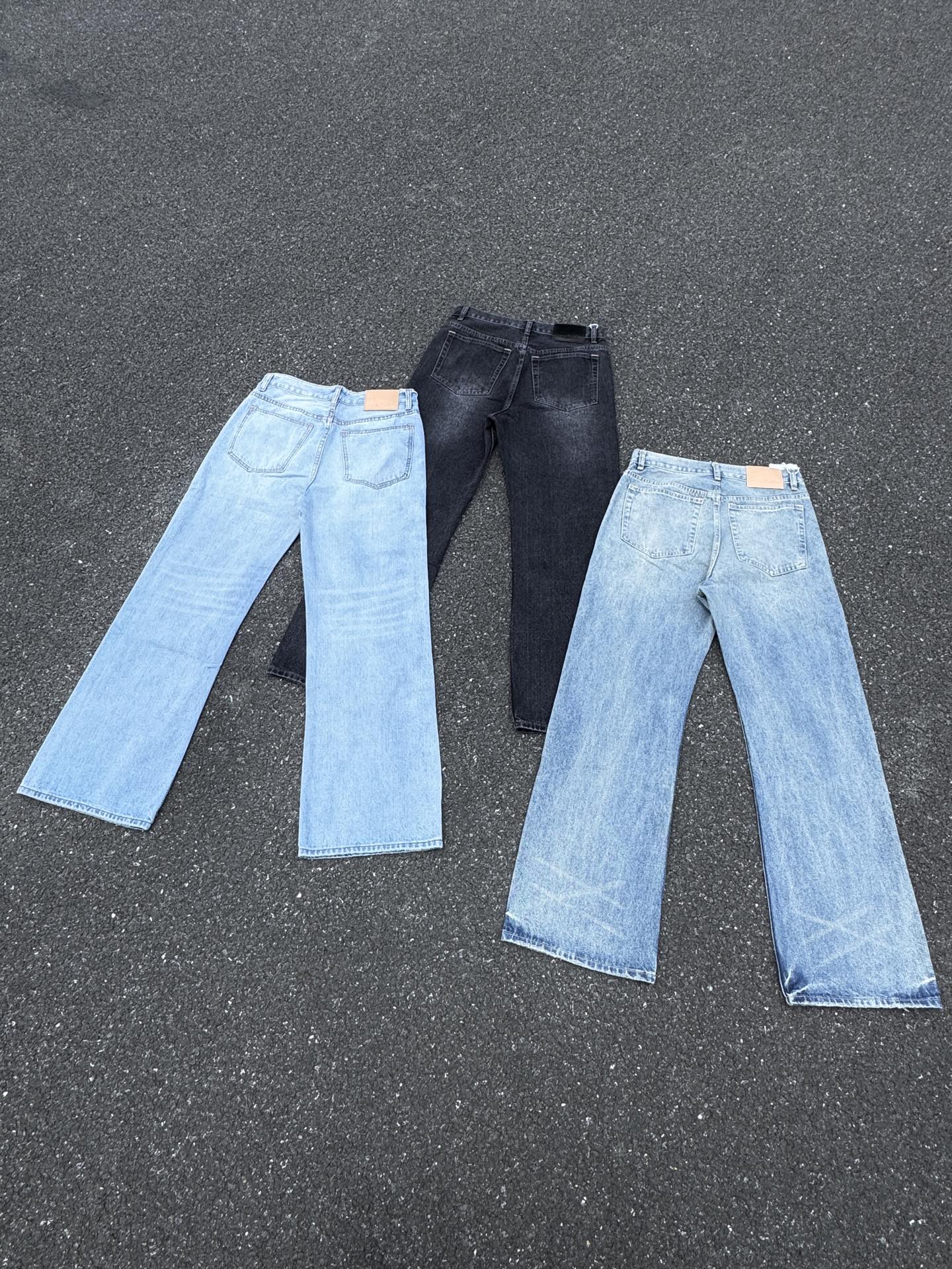 Acne Studios 2021M Jeans Acampanados Unisex de Pierna Ancha y Corte Recto 4 i1744725781073 4642 0 0