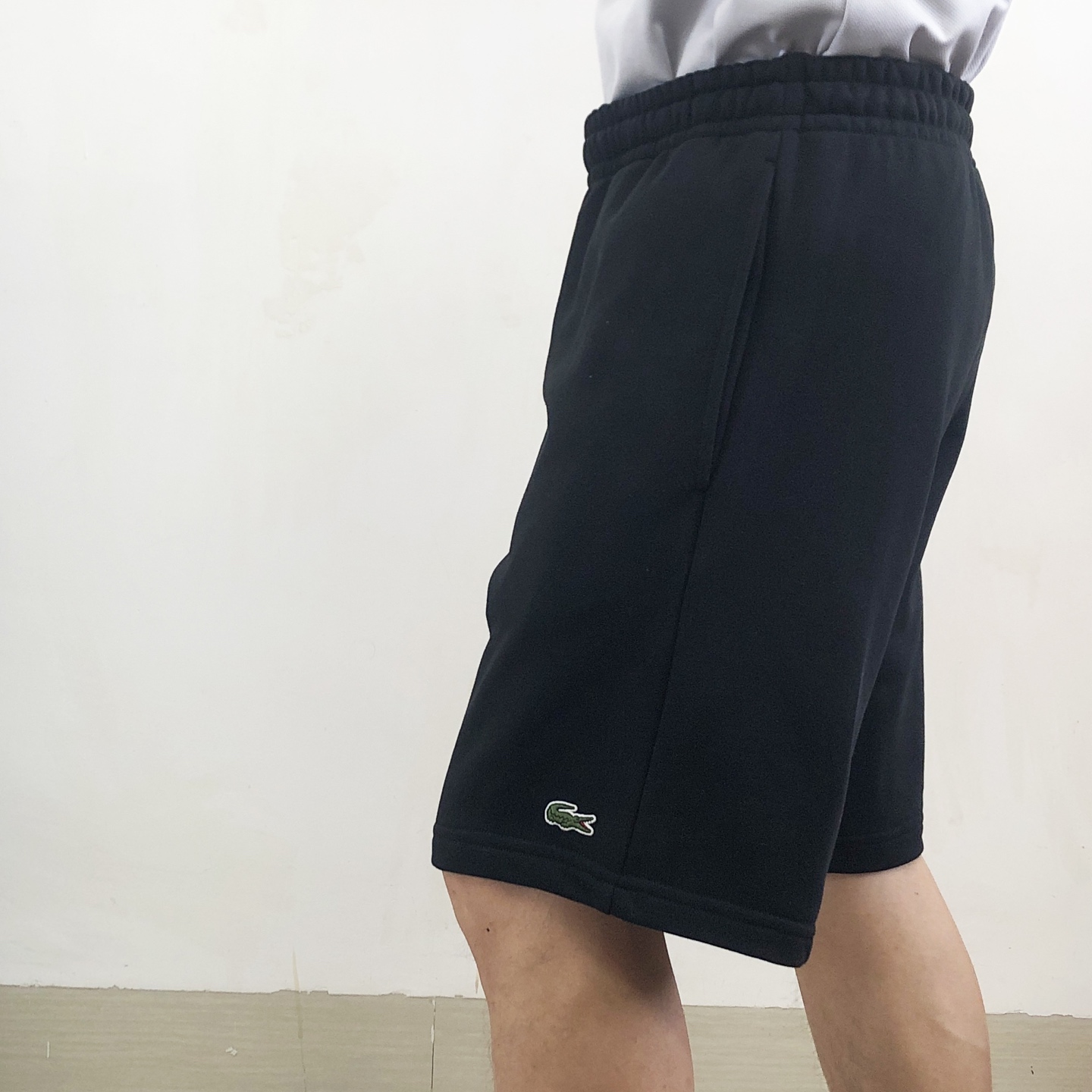 Lacoste Men's Classic Fit Fleece Shorts - Versatile & Comfortable 3 i1747127406693 8897 0 1