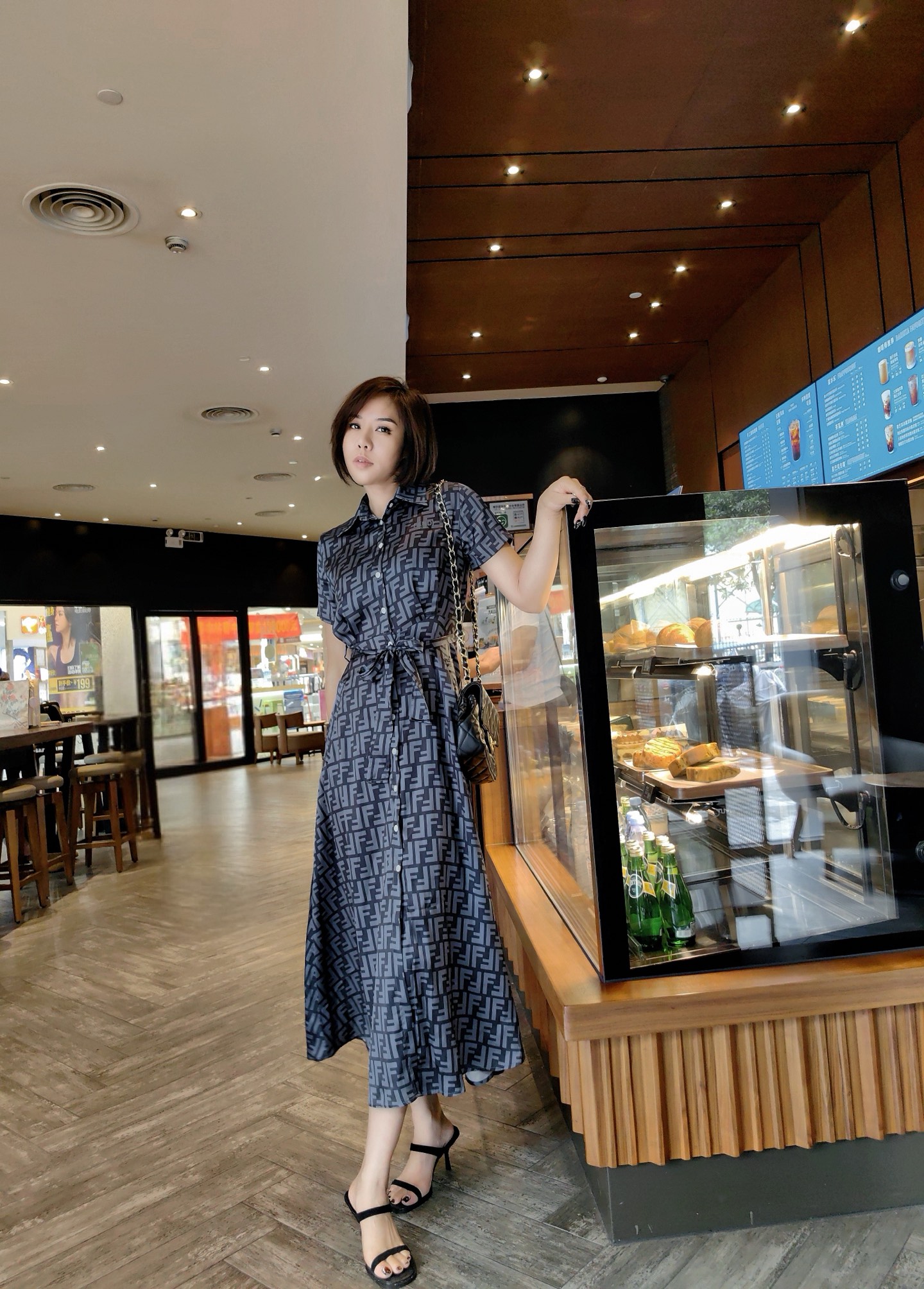 NO:418906,Model number D25060647 Fend* new style double FF letter printing single-breasted placket received a slim lapel short-sleeved dress!  Blue, (M size bust 100, sleeve length 19, waist 76, skirt length 129) hair, fendi, skirt 1, T-shirt, alexander wang19860909款号D25060647 Fend*新款通体双FF字母印花单排扣门襟收到显瘦翻领短袖连衣裙！蓝色,（M码胸围100,袖长19,腰围76,裙长129）发,,fendi,skirts,T-shirt,alexander wang,Women's clothing