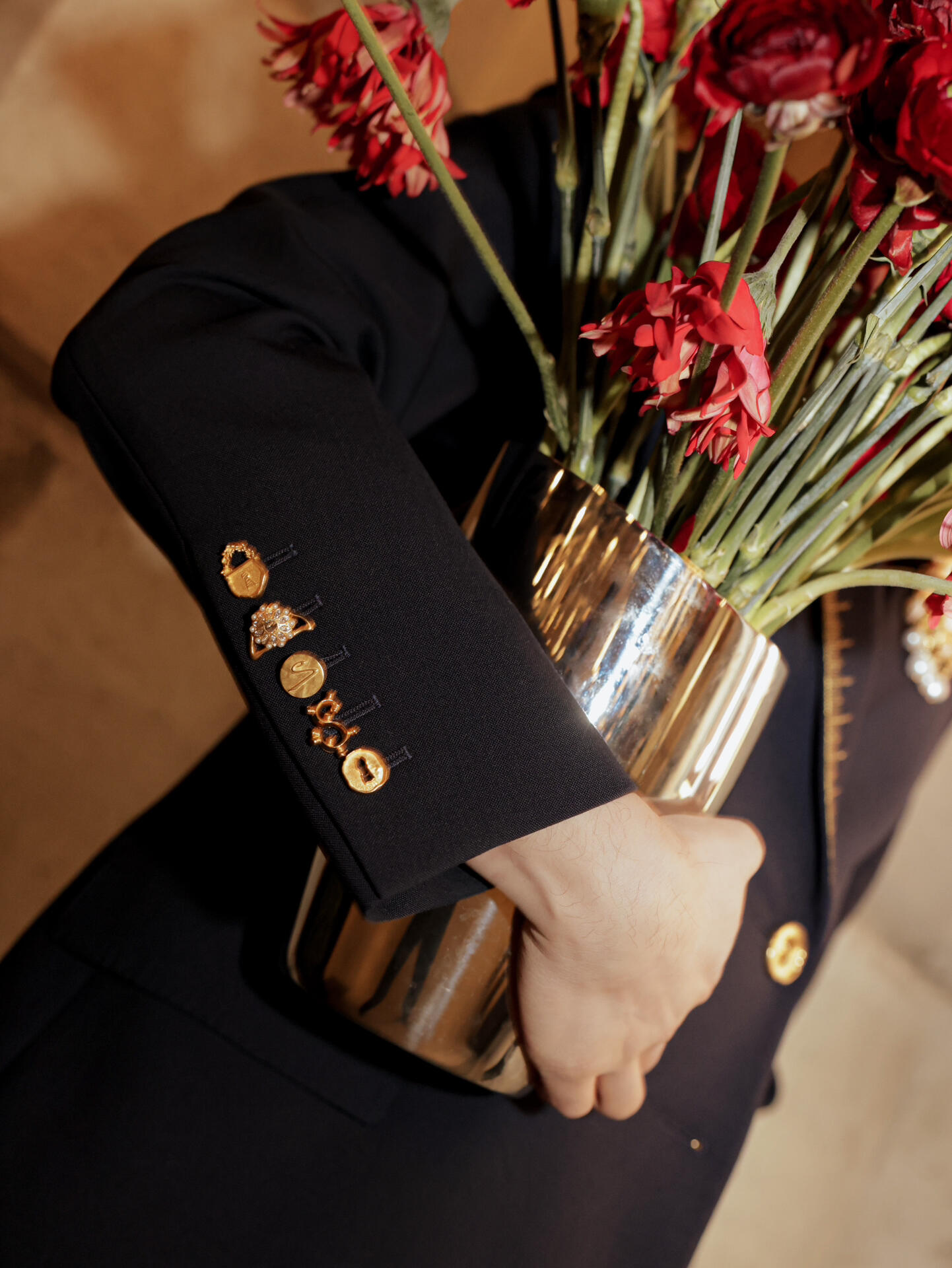 Elegant Women's Navy Blue Suit with Brooch and Contrast Stitching 2 i1757644921287 2336 0 1