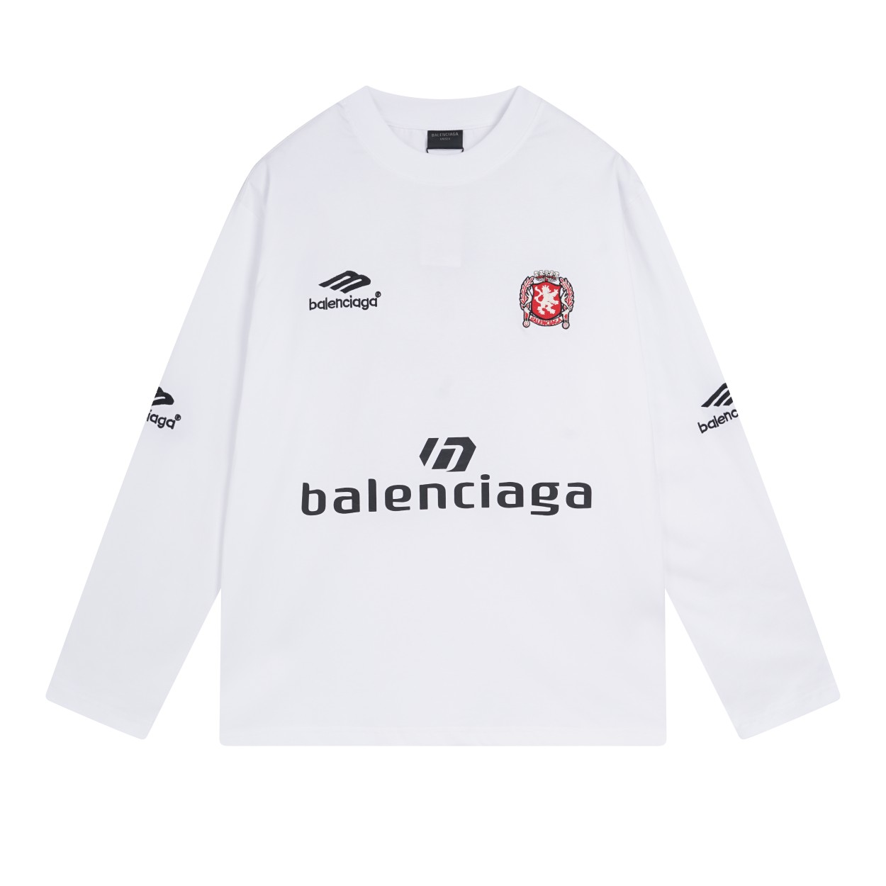 P175



【顶级版本】
 23152#大货细节图
#巴黎24FW巴黎曼联联名足球10号刺绣印花长袖# 
BALENCI*GA巴黎# 
面料采用260g巴黎专用双纱*高克重1比1双纱罗纹 
前后幅采用进口胶浆丝网印花工艺+前幅左右袖采用进口田岛绣花机亚光线重工刺绣工艺
 os落肩宽松版型 男女同款！！
码数：xs-L码
颜色： 2个色（白.黑）