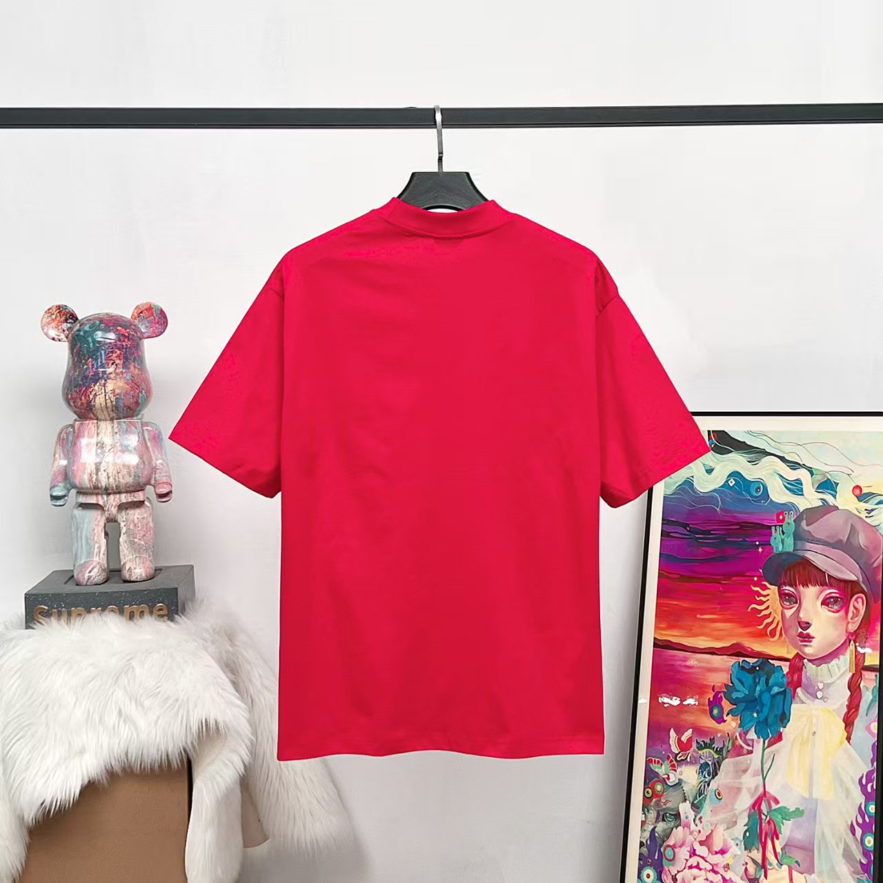 💰p83【顶级版本】
大货挂拍图
#巴黎25SS巴黎世家✘puma联名印花水洗炒雪花做旧短袖# 
BALENCI*GA巴黎# 
面料采用260g巴黎专用双纱*高克重1比1双纱罗纹 
前幅采进口胶浆丝网印花工艺+成衣水洗炒雪花做旧工艺
 os落肩宽松版型 男女同款！！
货号：3272#
码数：xs-L码
颜色： 3个色（水洗黑.灰白.红.）