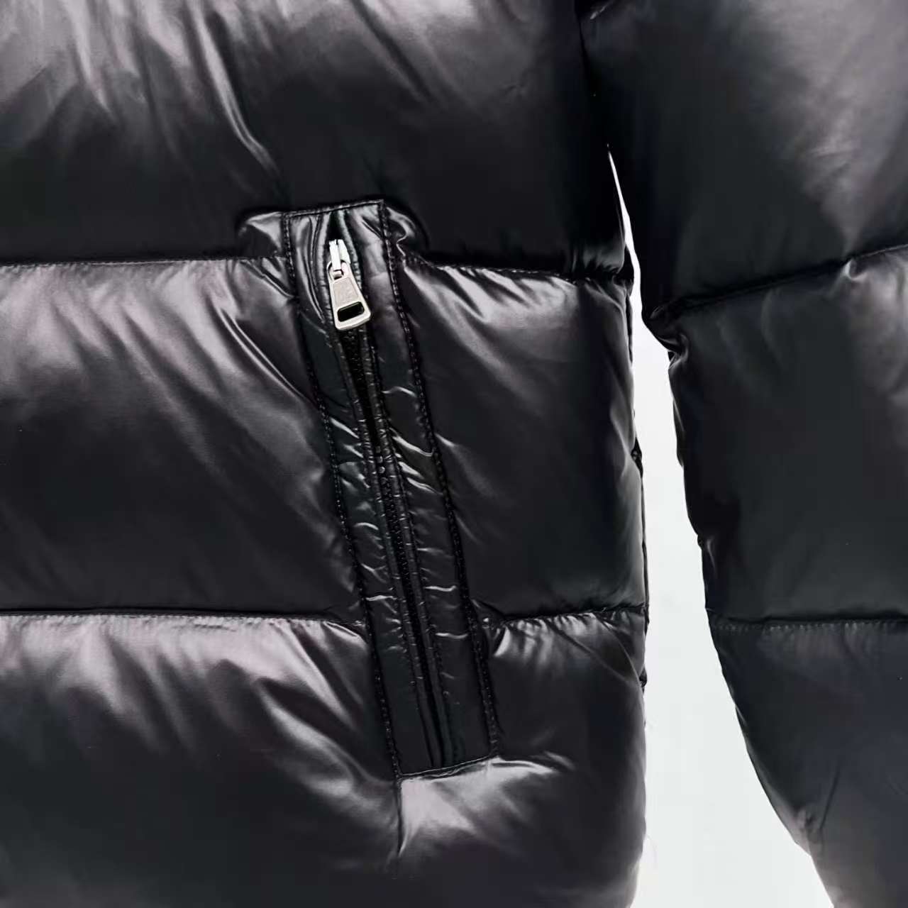 MAYAマヤ クラシックダウンジャケット 軽量暖かさとファッション性の融合