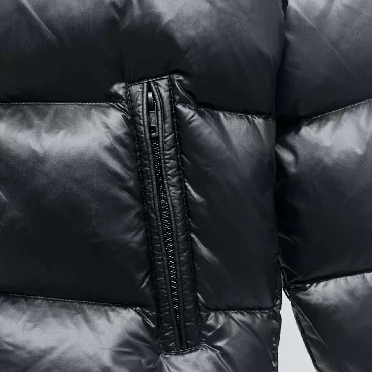 MONCLER 1952限定版 ダウンジャケット ブラック