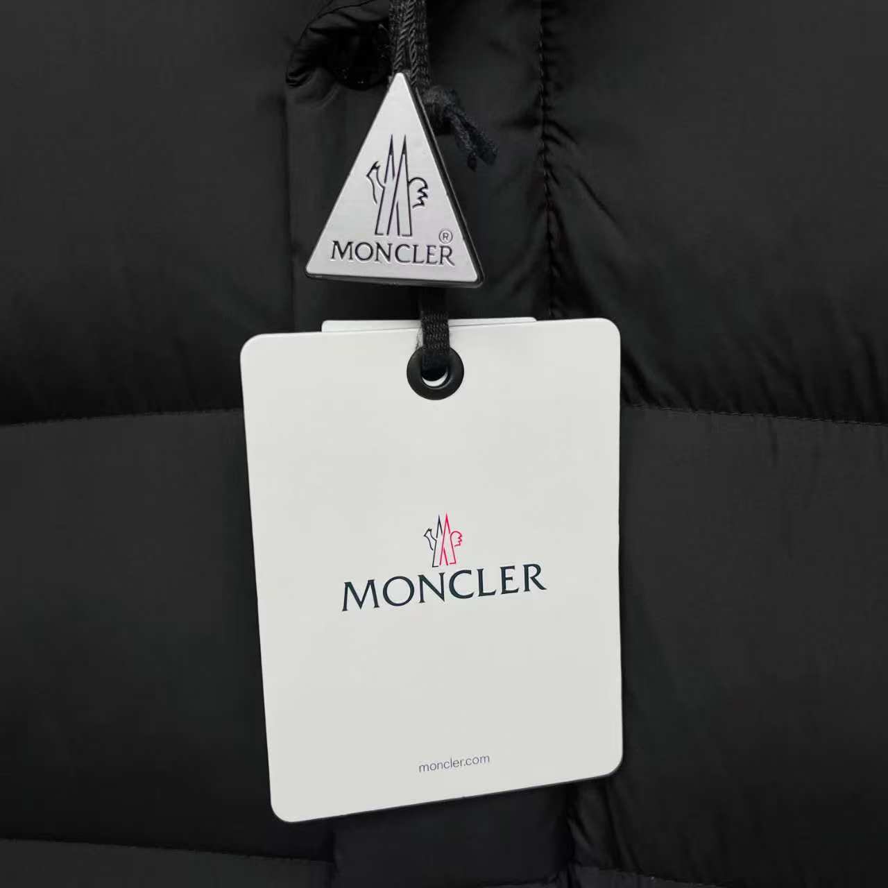 Moncler蒙口羽绒服 可脱卸式フード付き 高保温性