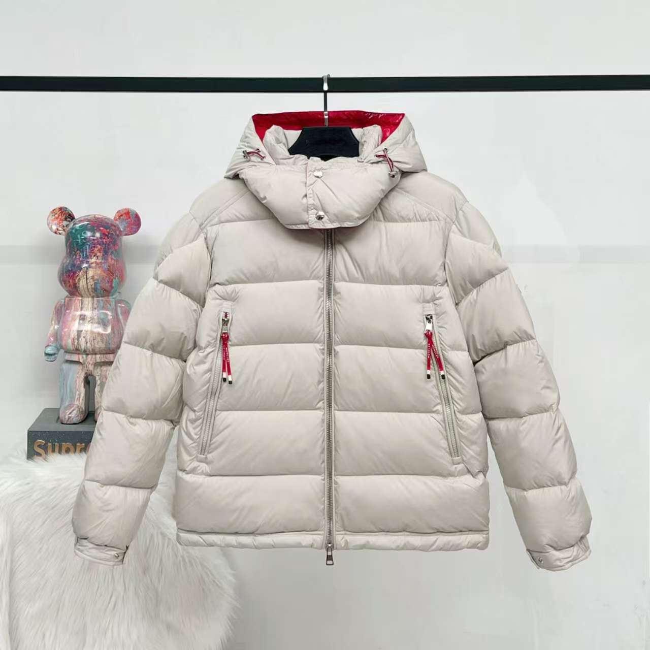 Moncler蒙口羽绒服 米白色・黒色 可脱卸フード付き