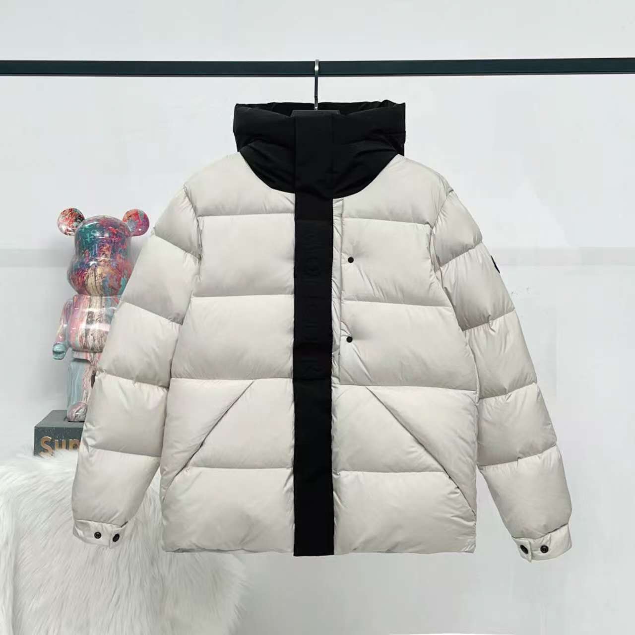 Moncler 羽绒服 黒武士デザイン 高機能性アウター