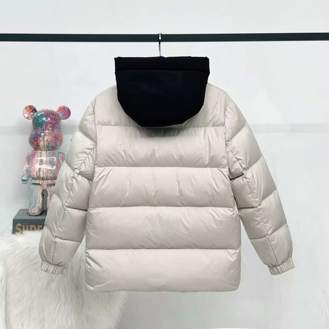 Moncler 羽绒服 黒武士デザイン 高機能性アウター
