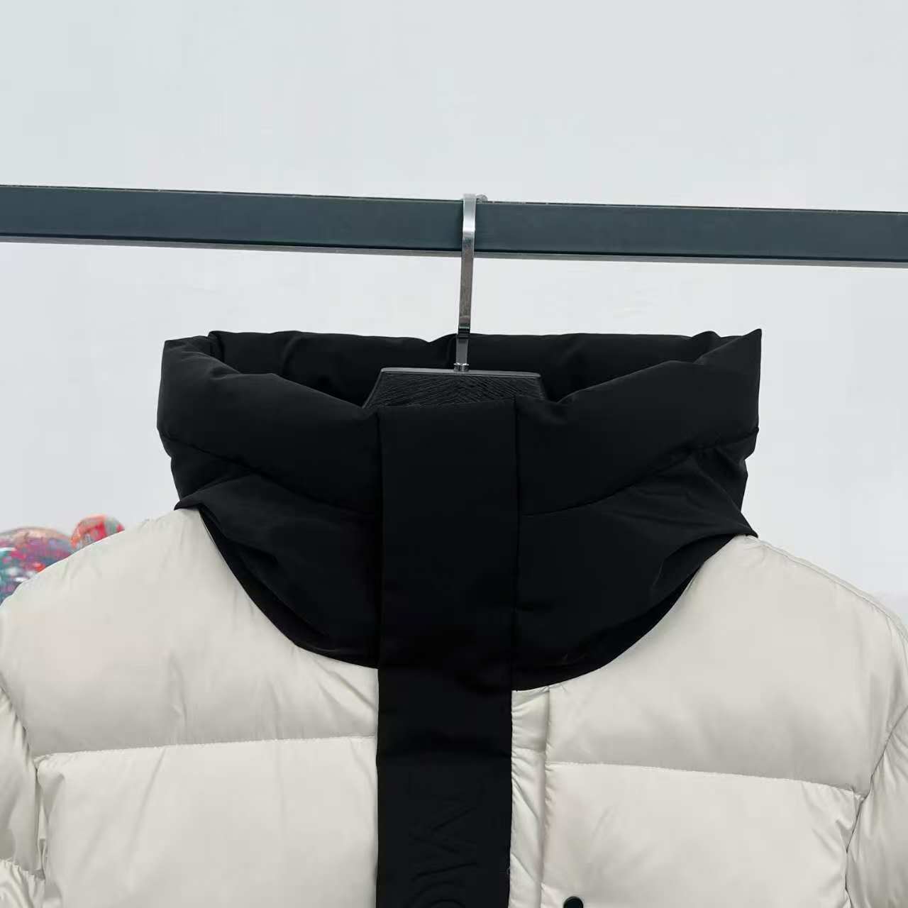 Moncler 羽绒服 黒武士デザイン 高機能性アウター