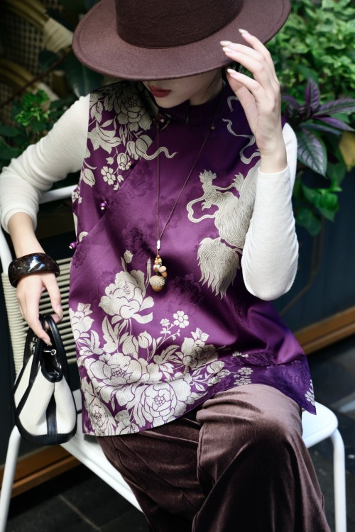 Elegant Purple Silk Brocade Vest with Traditional Chinese Floral Design 1 Elegant Purple Silk Brocade Vest with Traditional Chinese Floral Design