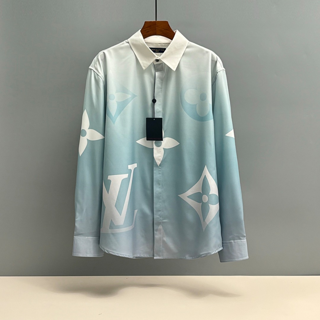 La camisa estampada tejida de principios de otoño P95 LV/Louis Vuitton utiliza tejidos estampados personalizados de alt…