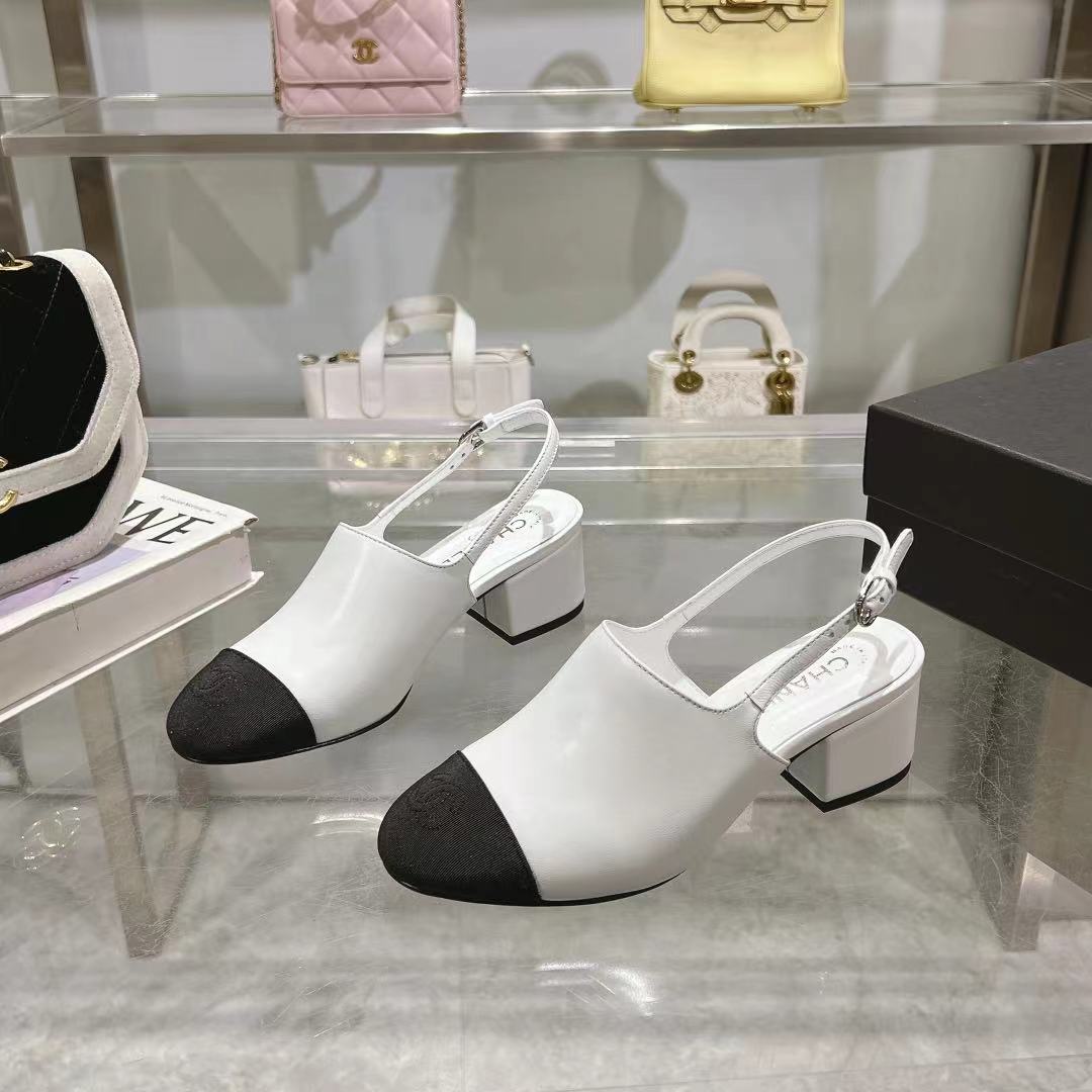 NO:225881,★Xiaoxiang New Spring and Summer Products New Sandals New Embroidery Classic Embroidery of the counter Shows the unique style of dressing so beautiful that there is nothing to say. Must-in-class in summer... Imported sheepskin with upper, mixed-bred sheepskin with heel height 5cm, outsole Italian leather outsole Shoe size: 35-39 (40, 41 42 Customized, non-returned and exchanged):, sandals, sandals, sheepskin, Leather soles19860909★小香 春夏新品 专柜新款凉鞋电绣永不褪去的经典元素 展现与众不同的穿搭风格美到无话可说 夏季必入款…… 鞋面进口羊皮 内里混种羊皮 跟高5cm 大底意大利真皮大底 鞋码: 35-39（40、41 42定制不退换） :,凉鞋,sandals,sheepskin,Leather soles,Women's Shoes