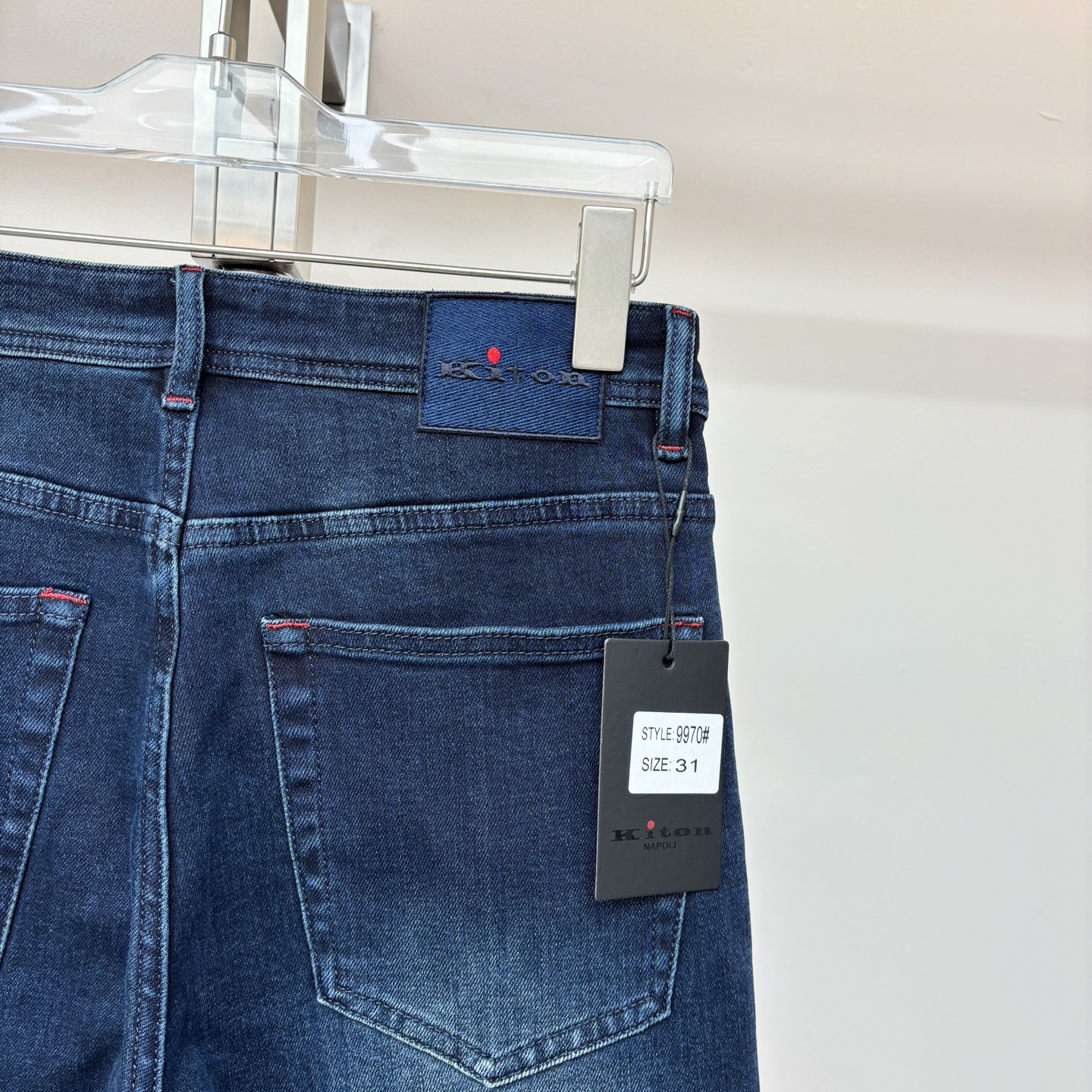 NO:622166,New styles for autumn and winter. New men's jeans!  The number of trade-grade OEM products is extremely rare. The sophisticated and sophisticated production process has reached the ultimate effect. Classic style, original color cotton, classic plain twill denim surface woven by old-fashioned woven technology. Soft, delicate, comfortable and breathable, original hardware accessories are washed, and the texture is first-class!  Size 29-38,35.37.,,jeans,alexander wang19860909秋冬新款 新款男士牛仔裤！ 贸易级别的代工品,数量极其稀少.精良精细的制作工艺程度已经达到极致效果.经典绝伦的款式,原色棉料,经典的平织斜纹牛仔布面经由老式梭织工艺机织.柔软细腻舒适透气,原版五金配件水洗,质感一流！尺码29-38,35.37.,,jeans,alexander wang,Men's clothing