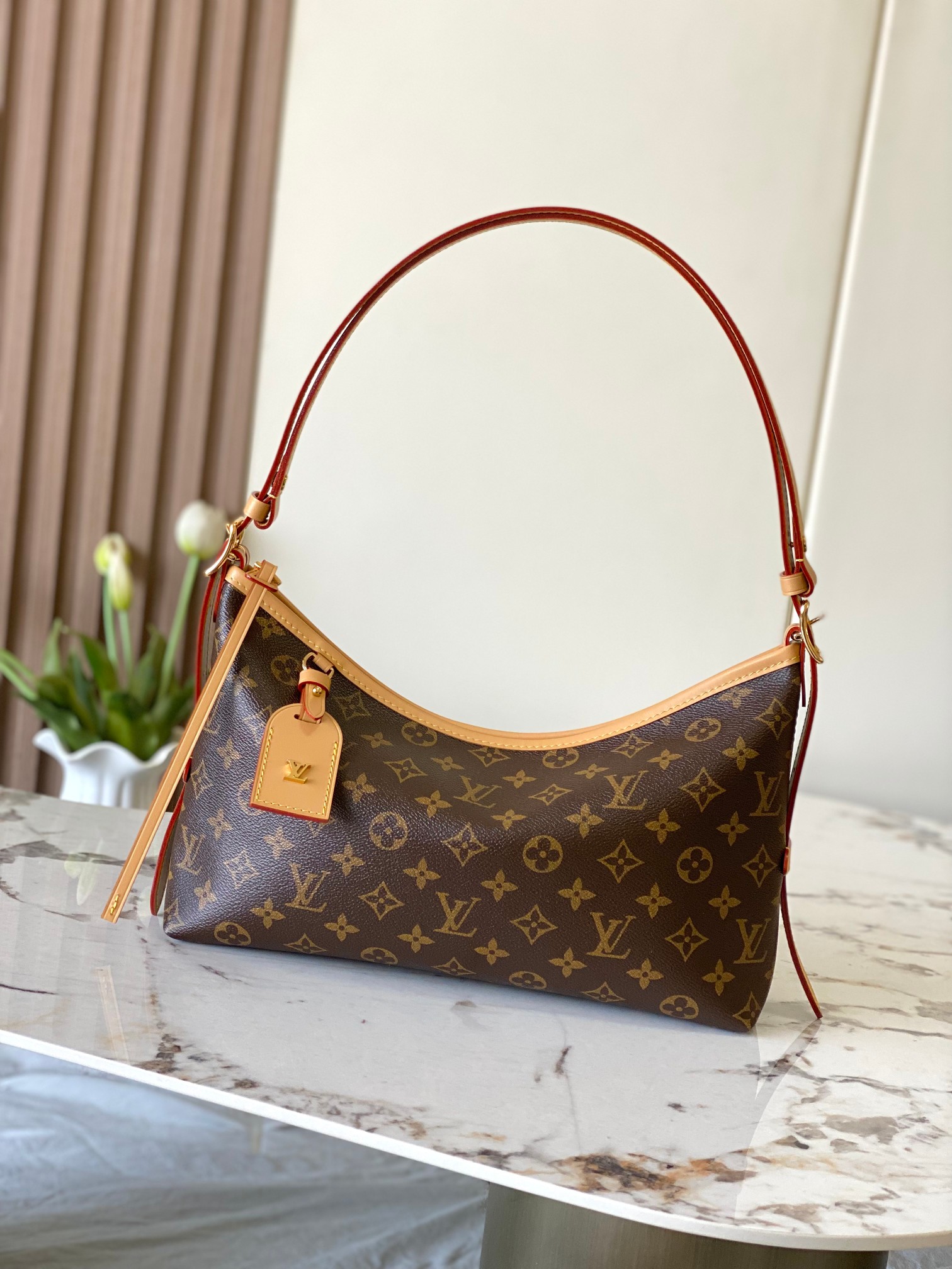 P410, versión original mejorada + herrajes semiacero 163 chip dinámico M28101 El bolso CarryAll EastWest está hecho de …