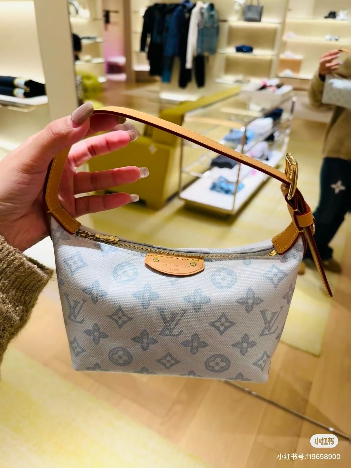 M28250上身效果图