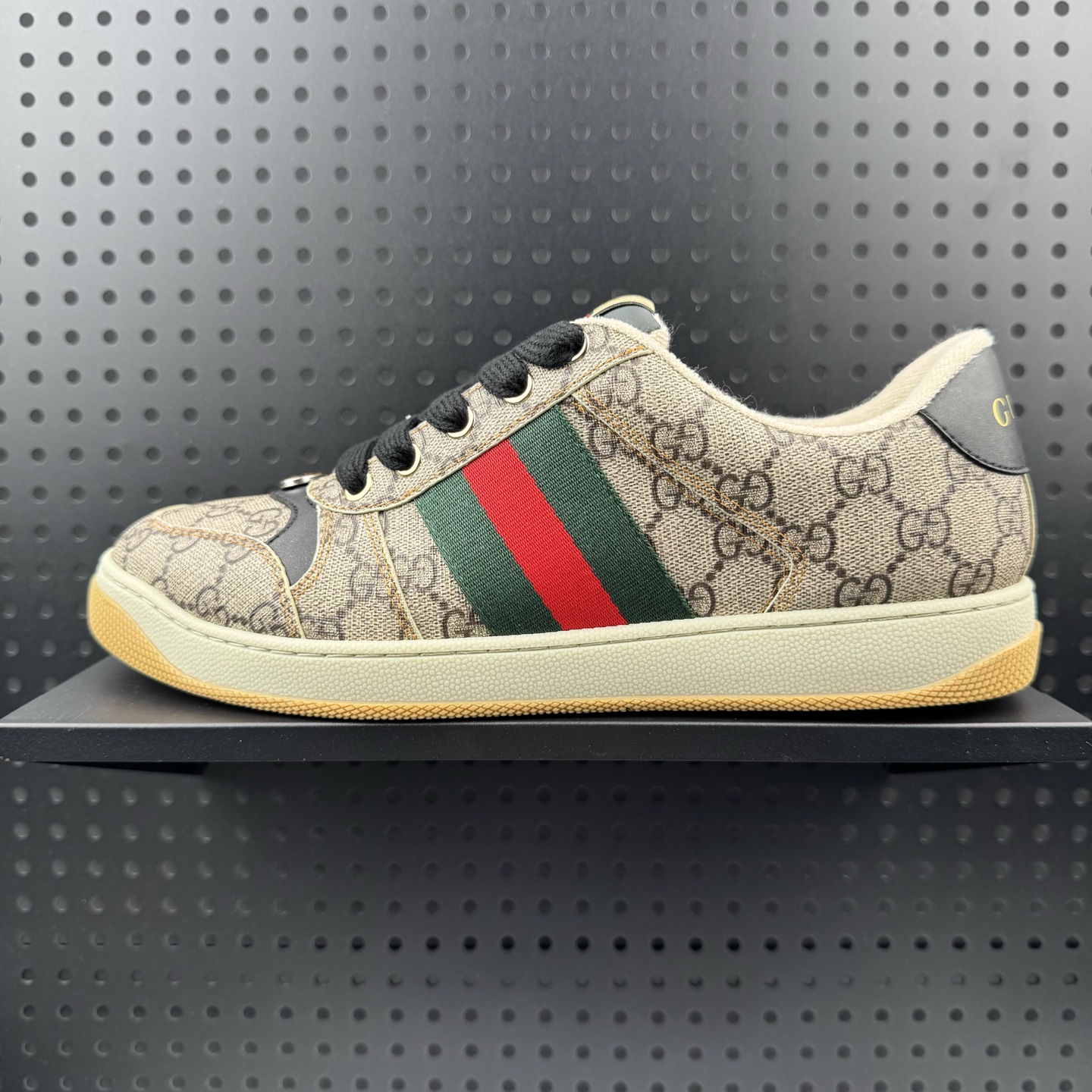 💰170
✅Gucci Distressed Screener sneaker 古驰小脏鞋系列
官方同步  绿盒版本 海淘代购指定专供经典原型复古百搭做旧小脏板鞋复古学院风 怀旧版 原版做旧    
货号: 674530 96GE0 9766
尺码:35-45（31）