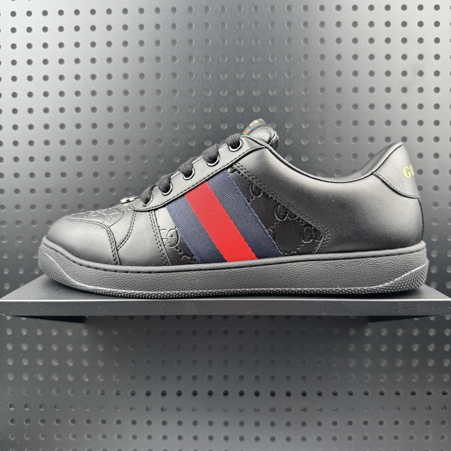 💰170
✅Gucci Distressed Screener sneaker 古驰小脏鞋系列
官方同步 绿盒版本 海淘代购指定专供经典原型复古百搭做旧小脏板鞋复古学院风 怀旧版 原版做旧
货号:798785 AADU0 1074
尺码:35-45(31)