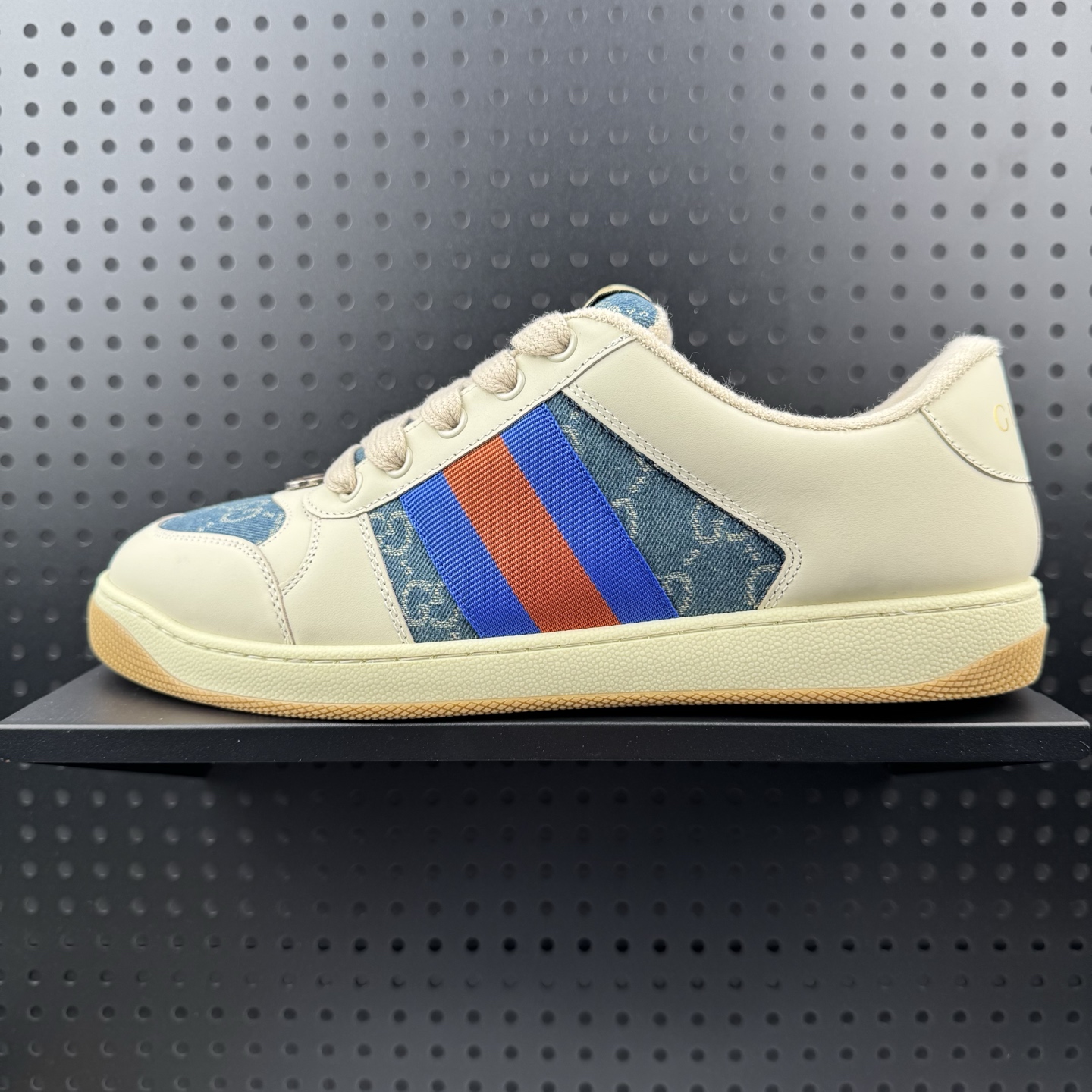 💰170
✅Gucci Distressed Screener sneaker 古驰小脏鞋系列
官方同步 绿盒版本 海淘代购指定专供经典原型复古百搭做旧小脏板鞋复古学院风 怀旧版 原版做旧
货号:626620 22V40 4663
尺码:35-45(31)