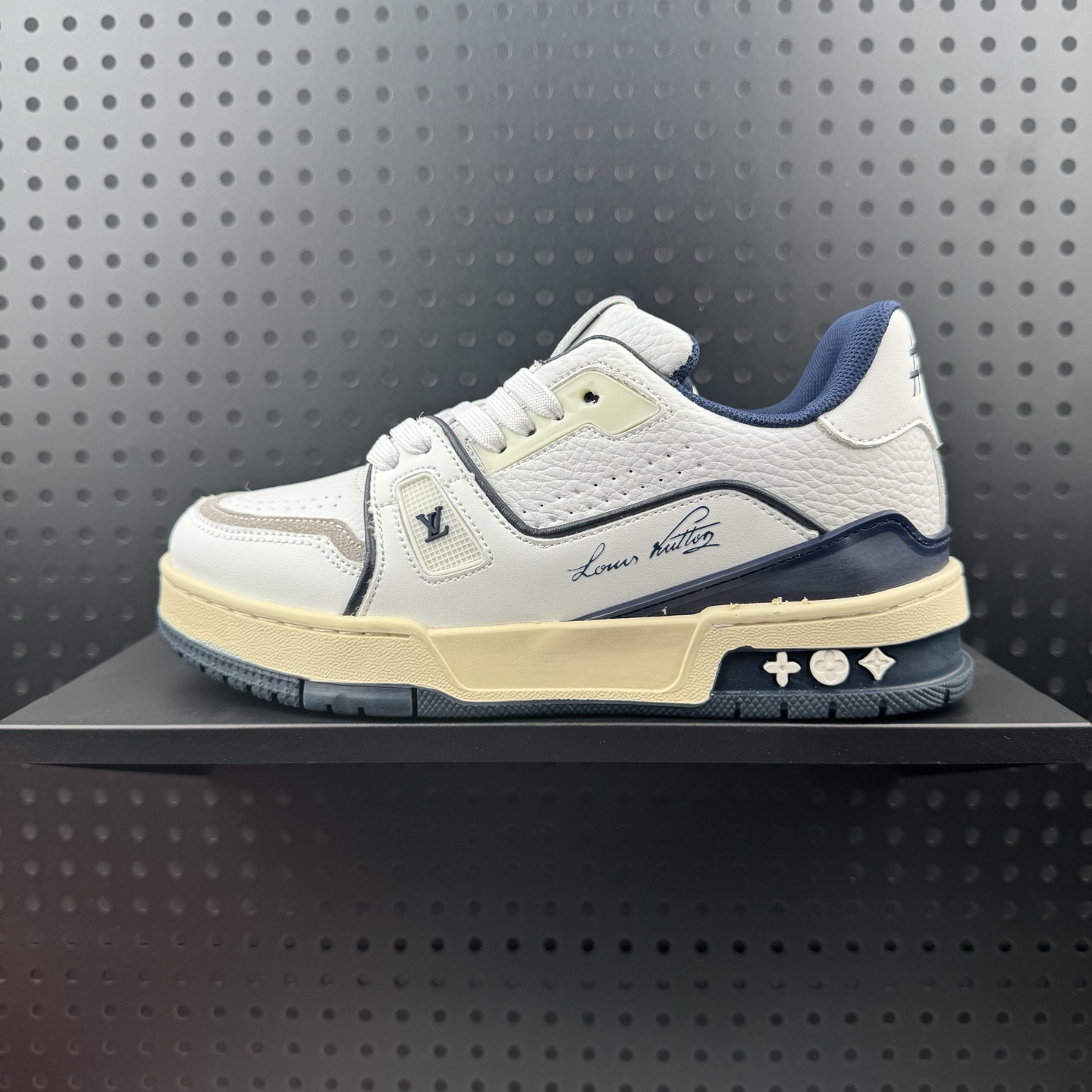 LOUIS VUITTON Trainer #54 系带 低帮 时尚板鞋 男女同款 白蓝 货号:1ABFA9 (39)