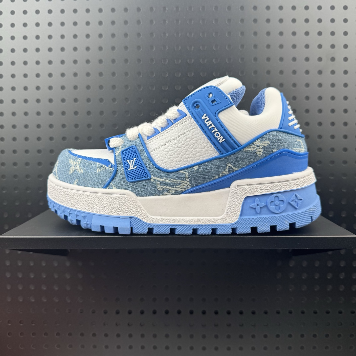 LOUIS VUITTON Trainer Maxi 网布牛仔布 圆头系带 低帮 板鞋 蓝色 货号:1AGZC4 (39)
