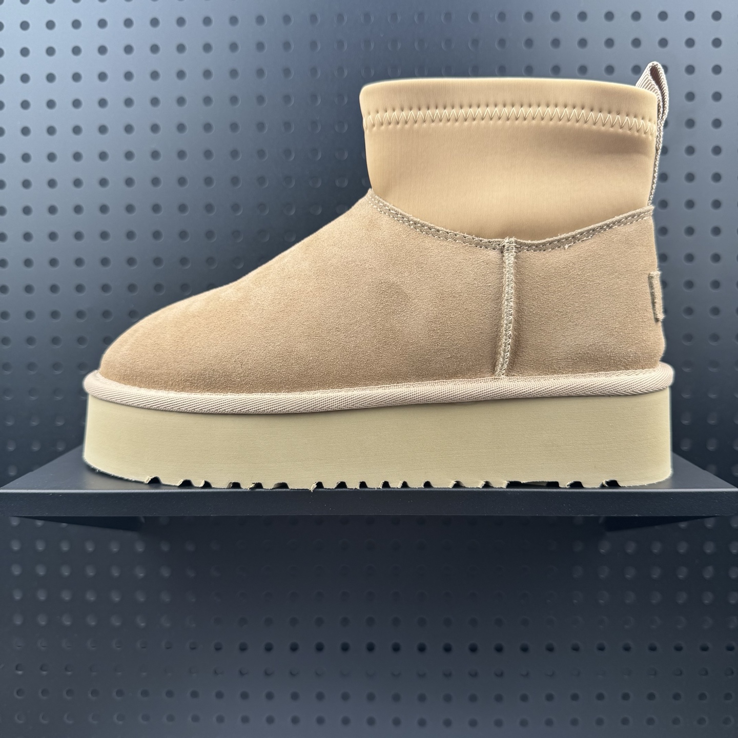 💰170 ✅UGG 牛剖层革 休闲舒适5.08cm厚底 短筒 雪地靴 女款 栗色 货号：1135092-CHE 尺码：35-40（24）